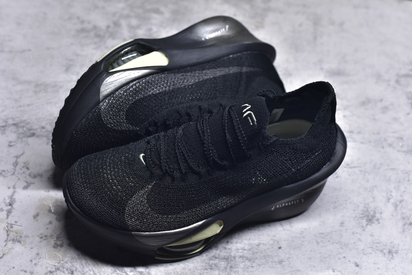 图片[7]-#Nike Zoom VaporFly Next% 3 \”Prototype\” 全新超级马拉松跑鞋 HV6350-001 #鞋款搭载两个Airzoom缓震配置，全掌型碳纤维板，缔造出色推进感；中底ZoomX 泡绵从后跟延伸至鞋头，超强回弹性 尺码：36 36.5 37.5 38 38.5 39 40 40.5 41 42 42.5 43 44 44.5 45 46 Z.D4-选品中心