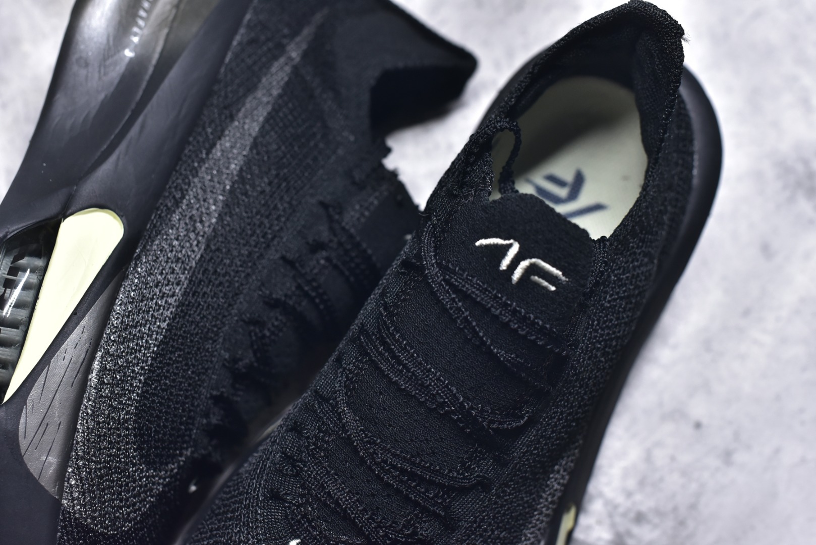 图片[9]-#Nike Zoom VaporFly Next% 3 \”Prototype\” 全新超级马拉松跑鞋 HV6350-001 #鞋款搭载两个Airzoom缓震配置，全掌型碳纤维板，缔造出色推进感；中底ZoomX 泡绵从后跟延伸至鞋头，超强回弹性 尺码：36 36.5 37.5 38 38.5 39 40 40.5 41 42 42.5 43 44 44.5 45 46 Z.D4-选品中心