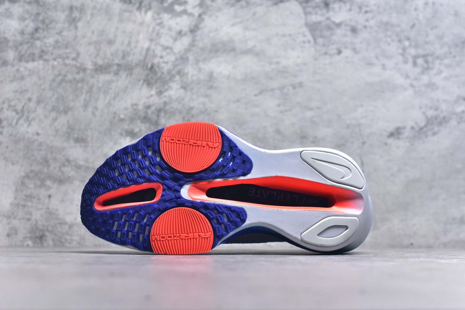 图片[6]-#Nike Zoom VaporFly Next% 3 \”Prototype\” 全新超级马拉松跑鞋 FD8311-001 #鞋款搭载两个Airzoom缓震配置，全掌型碳纤维板，缔造出色推进感；中底ZoomX 泡绵从后跟延伸至鞋头，超强回弹性 尺码：36 36.5 37.5 38 38.5 39 40 40.5 41 42 42.5 43 44 44.5 45 46 Z.D4-选品中心