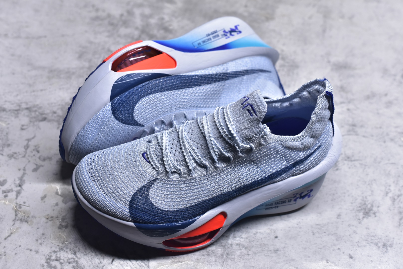 图片[7]-#Nike Zoom VaporFly Next% 3 \”Prototype\” 全新超级马拉松跑鞋 FD8311-001 #鞋款搭载两个Airzoom缓震配置，全掌型碳纤维板，缔造出色推进感；中底ZoomX 泡绵从后跟延伸至鞋头，超强回弹性 尺码：36 36.5 37.5 38 38.5 39 40 40.5 41 42 42.5 43 44 44.5 45 46 Z.D4-选品中心