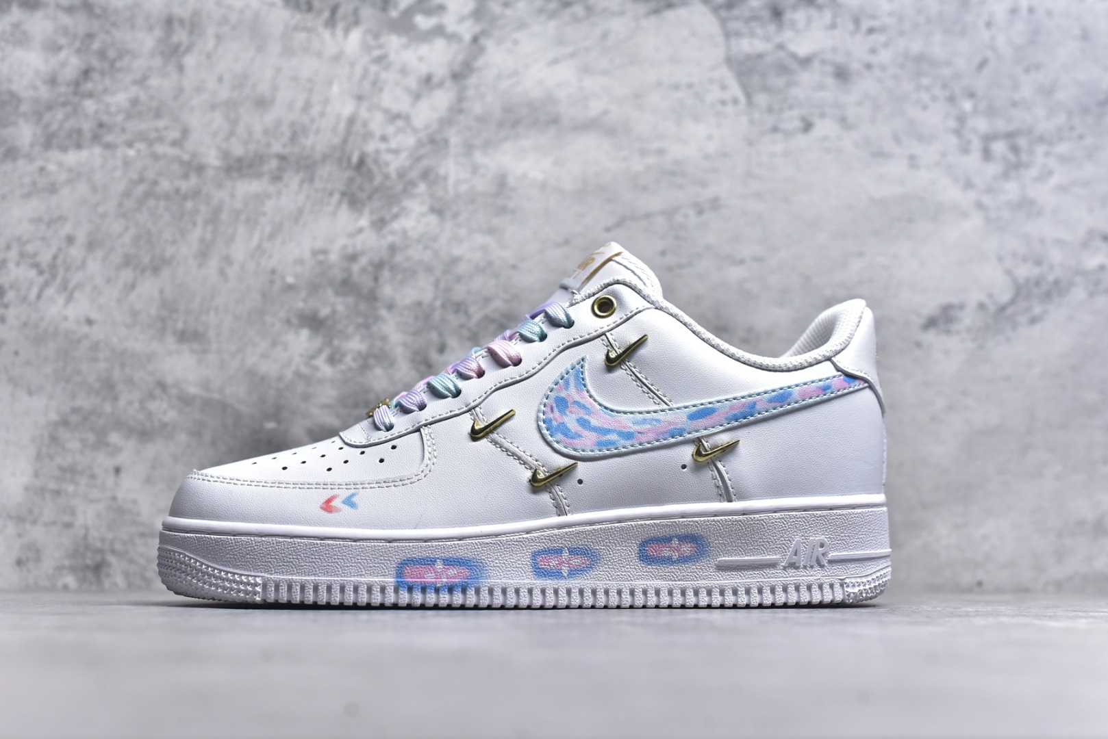 #Nike Air Force 1\'07 Low 四勾莫奈印象 空军一号低帮休闲板鞋 ZH0316-105 #定制皮料 定制鞋盒 原楦原纸板 纯正空军版型 内置全掌气垫 尺码：36 36.5 37.5 38 38.5 39 40 40.5 41 42 42.5 43 44 44.5 45 9.D4-选品中心