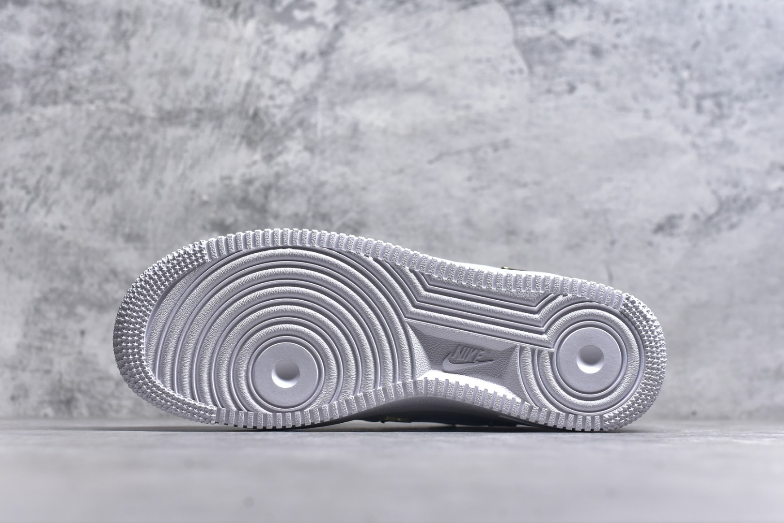 图片[6]-#Nike Air Force 1\’07 Low 四勾莫奈印象 空军一号低帮休闲板鞋 ZH0316-105 #定制皮料 定制鞋盒 原楦原纸板 纯正空军版型 内置全掌气垫 尺码：36 36.5 37.5 38 38.5 39 40 40.5 41 42 42.5 43 44 44.5 45 9.D4-选品中心