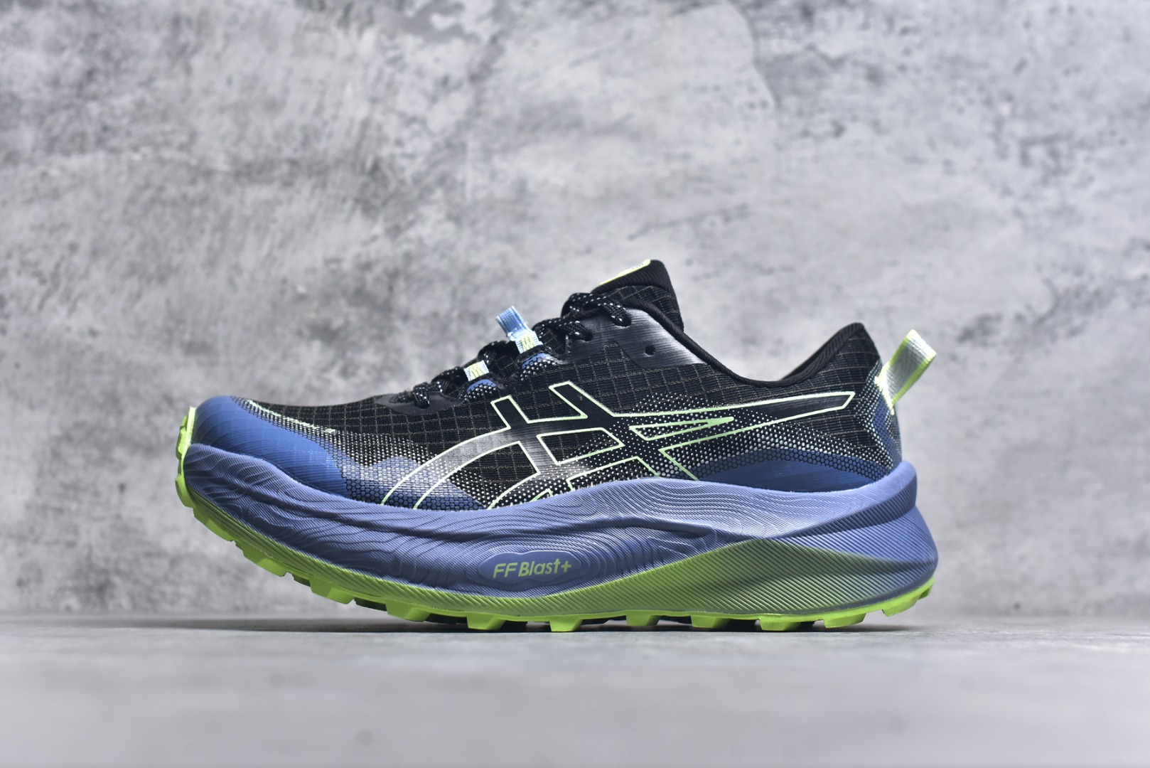 #Asics Gel-Trabuco max 3 复古亚瑟士透气休闲鞋缓震男子耐磨跑步鞋 鞋面采用无缝线鞋面 贴合脚型 穿着舒适 中底360°环绕式GL 提供良好的缓冲性能 货号：101186002722 尺码：40-45-选品中心