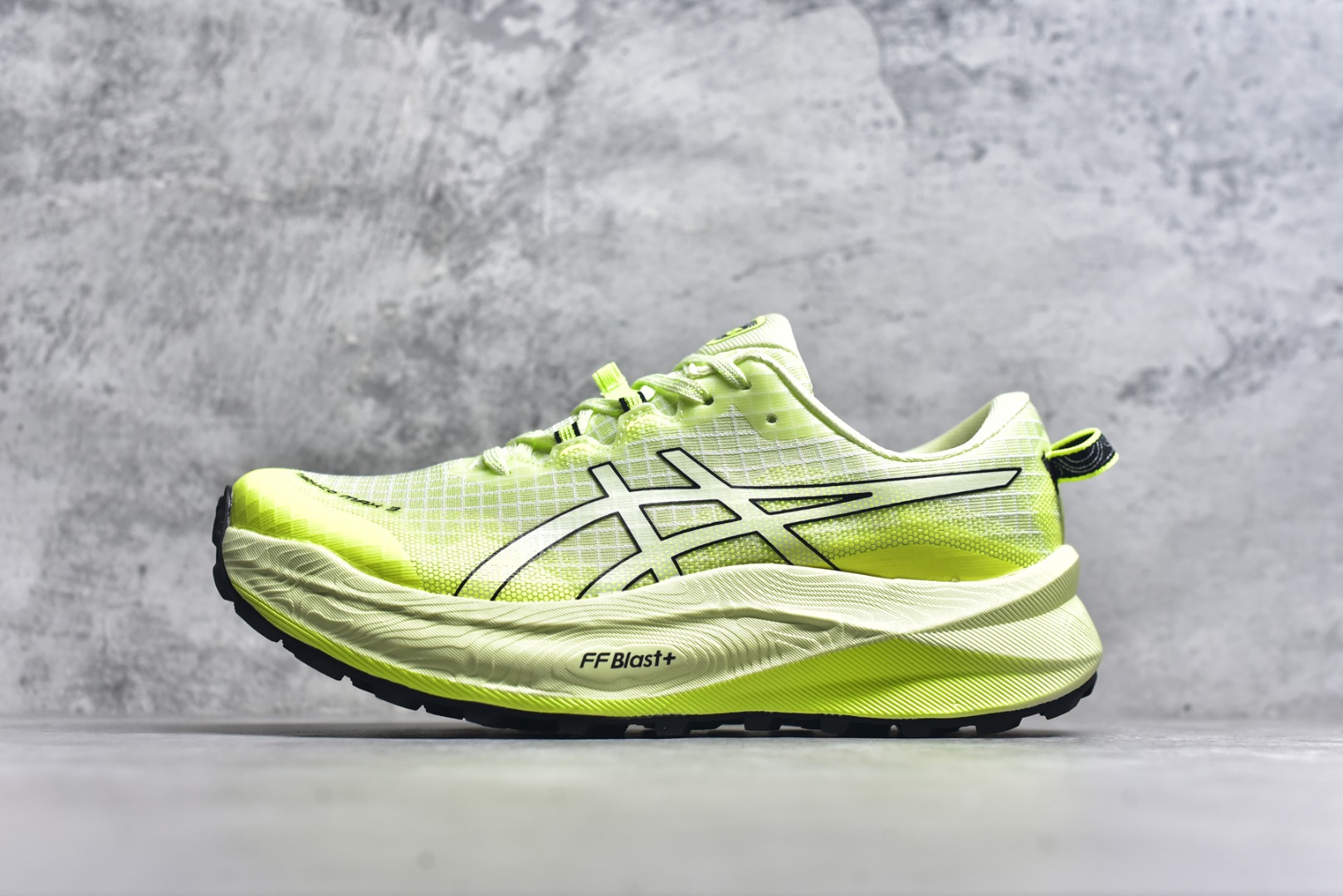 #Asics Gel-Trabuco Max3 复古亚瑟士透气休闲鞋缓震男子耐磨跑步鞋 鞋面采用无缝线鞋面 贴合脚型 穿着舒适中底360°环绕式GL 提供良好的缓冲性能 货号：008-0088l0l尺码：40-45-选品中心