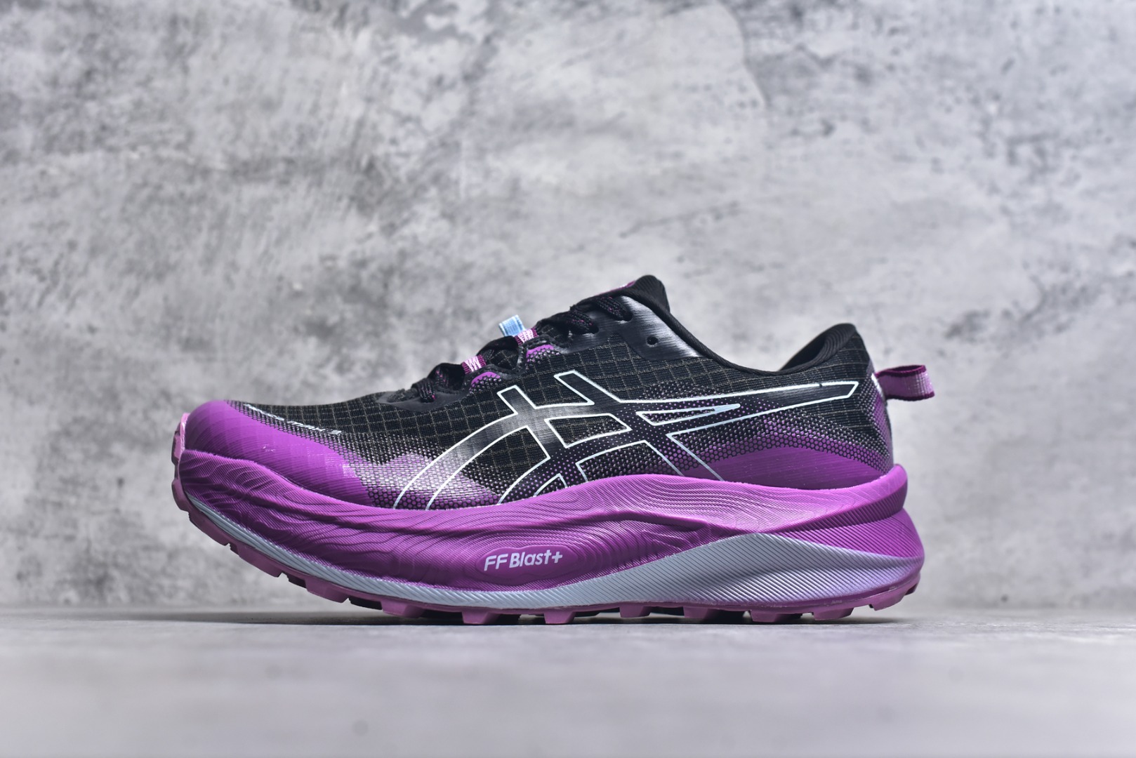 #Asics Gel-Trabuco Max3 复古亚瑟士透气休闲鞋缓震男子耐磨跑步鞋 鞋面采用无缝线鞋面 贴合脚型 穿着舒适中底360°环绕式GL 提供良好的缓冲性能 货号：1012B606-001尺码：40-45-选品中心