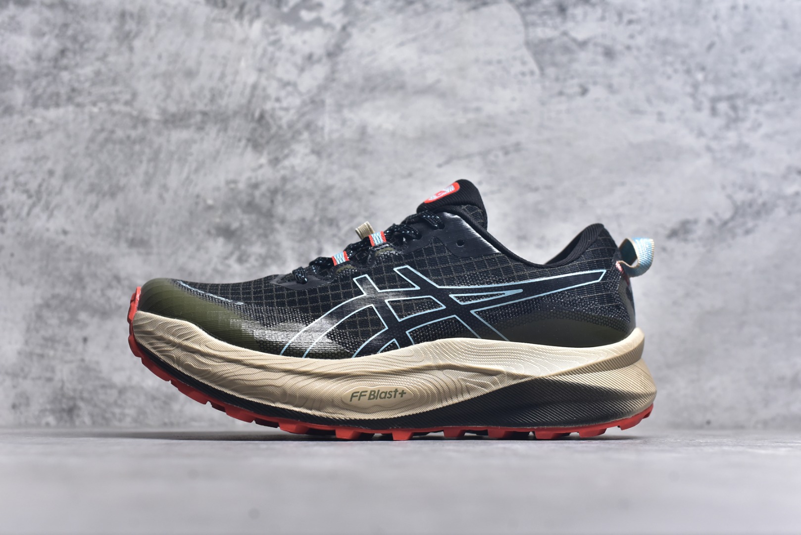 #Asics Gel-Trabuco max 3 复古亚瑟士透气休闲鞋缓震男子耐磨跑步鞋 鞋面采用无缝线鞋面 贴合脚型 穿着舒适 中底360°环绕式GL 提供良好的缓冲性能 货号：101188002722 尺码：40-45-选品中心
