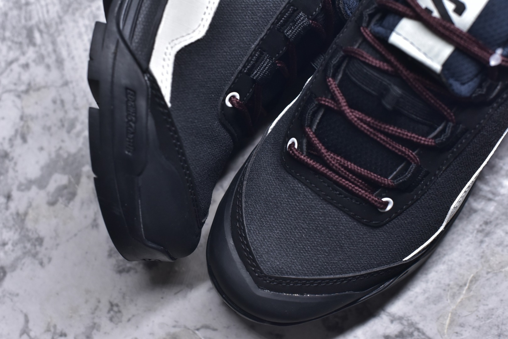 图片[8]-#SALOMON萨洛蒙 X-ALP ESILL GR10K户外功能鞋 男女同款 474200 纯原外贸平台特供订单 耗时半年巨作 全套原纸板楦头开发 原厂特供网布配套加持 确保原汁原味 完美呈现版型 原档数据独家私模五层组合大底 男女鞋同步官方开发至46.5 原装Ortholite轻量化鞋垫 中底布带钢印编号 原厂TPU锁扣 进口港宝加持 后跟自然饱满 还原公司包裹性 鞋面以“锯齿”状的包裹系统呈现 在基色底之下加入了各种色点缀 将公司的最新技术和时尚前卫的造型融入耐用的长跑款式中 鞋面由 TPU 薄膜制成 并焊接在高耐磨网眼上 使其既时尚又坚固 由 ACS底盘支撑 可增强稳定性和支撑力 以及由橡胶凸耳 Contragrip外底覆盖的 EVA 缓冲中底 旨在应对崎岖的地形 鞋舌上的彩色Salomon 标签、Quicklace 系统以及鞋头、鞋舌和鞋跟上的附加品牌使细节更加完美 让穿着者可以轻松驾驭户外与通勤下的任何运动生活场景 无缝鞋身户外随意纵横 颜值与脚感兼备 出街通勤 绝对非常吸睛 你值得拥有 尺码：36-46（半）-选品中心