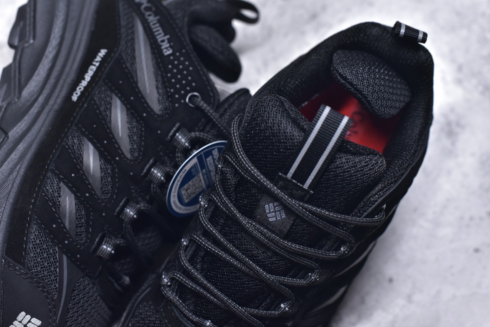 图片[9]-#Columbia 哥伦比亚户外登山鞋 休闲鞋户外越野徒步鞋 广东大厂品质 面料采用进口磨砂牛皮 鞋底采用Vibram黄金大底 专门为鞋底设计的橡胶以出色的耐磨性 良好的防滑性，均匀的质地获得了众多品牌的认可Columbia成立于1938年，源自美国俄勒 州波特兰市，是有着80年悠久历史的国际户外品牌。作为户外科技的先驱者，哥伦比亚倡导 “Tested Tough要玩就玩真的”品牌精神。实地测试文化作为其品牌基因，致力透过产品传递品牌精髓.Columbia执着于让消费者在户外得到专业的真实保护，可以更长时间地享受户外乐趣 货号： 99911622 尺码：40 41 42 43 44 45-选品中心