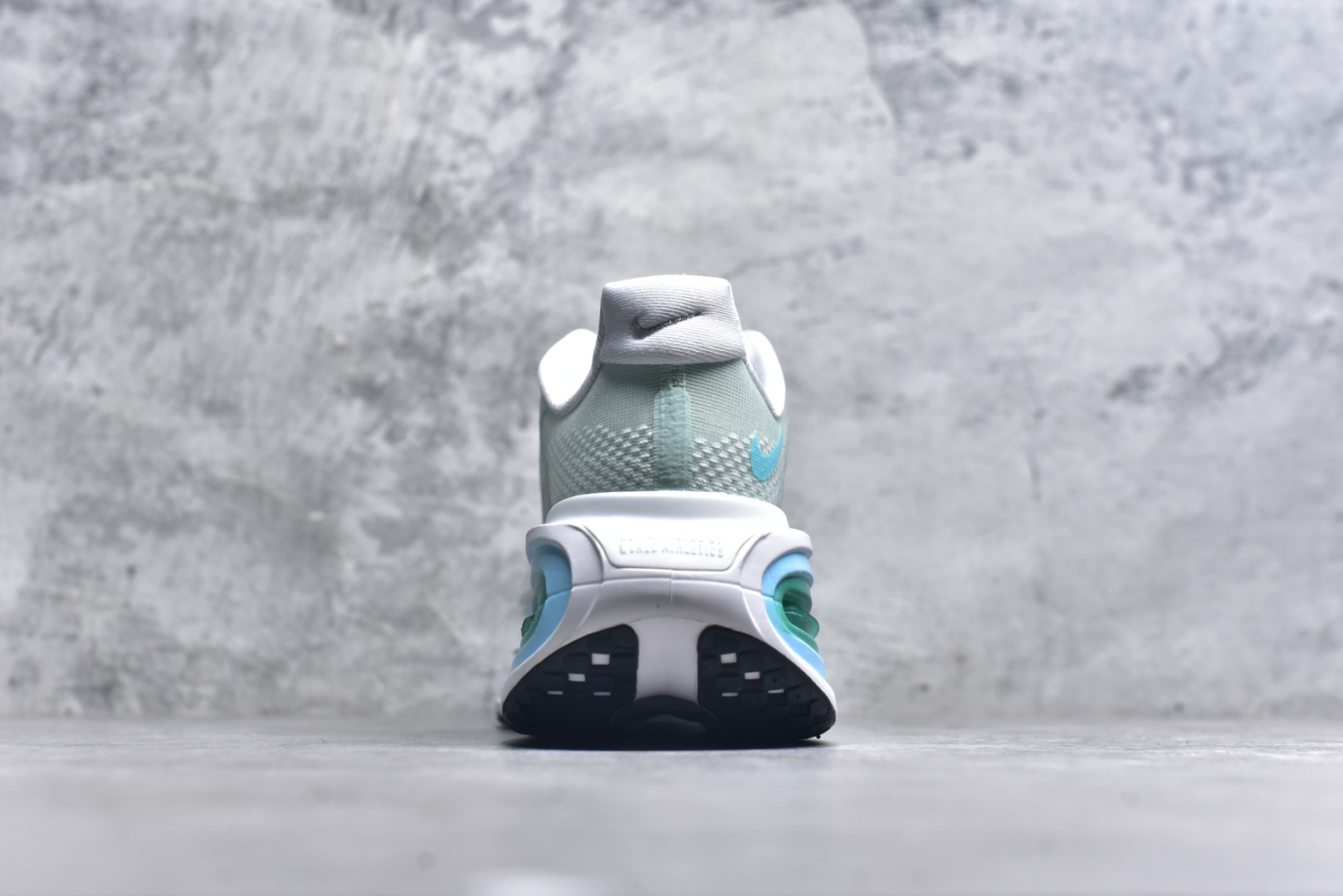 图片[5]-#耐克Nike VOMERO PREMIUM 耐克 舒适减震防滑 低帮跑步鞋全掌ReactX泡绵中底 前掌和后跟还配备了Air Zoom气垫单元 据说跑起来更快更舒适哦 这次最大的升级点 首次引入了ReactX泡棉 尺码36 37 38 39 40 41 42 43 44 45 货号FN8453-014-选品中心