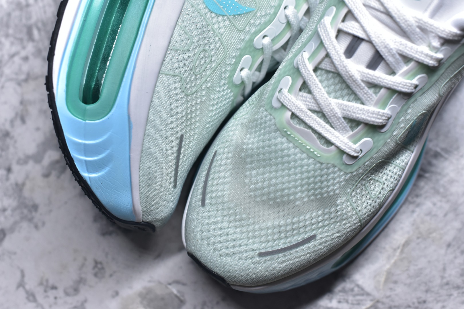 图片[8]-#耐克Nike VOMERO PREMIUM 耐克 舒适减震防滑 低帮跑步鞋全掌ReactX泡绵中底 前掌和后跟还配备了Air Zoom气垫单元 据说跑起来更快更舒适哦 这次最大的升级点 首次引入了ReactX泡棉 尺码36 37 38 39 40 41 42 43 44 45 货号FN8453-014-选品中心