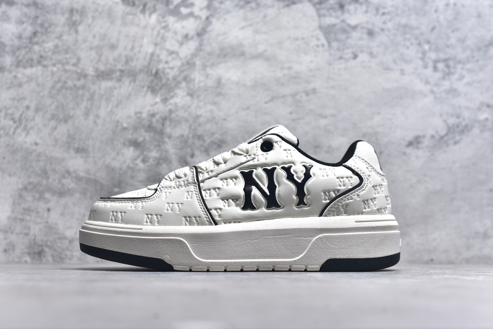 #美国榄球洋基队New York Yankees x MLB Chunky Liner Low 学长鞋系列低帮老爹风轻量增高厚底百搭休闲运动板鞋“白黑NY压标”货号：3ASXE035N(GP002) 尺码：35-44（半）-选品中心