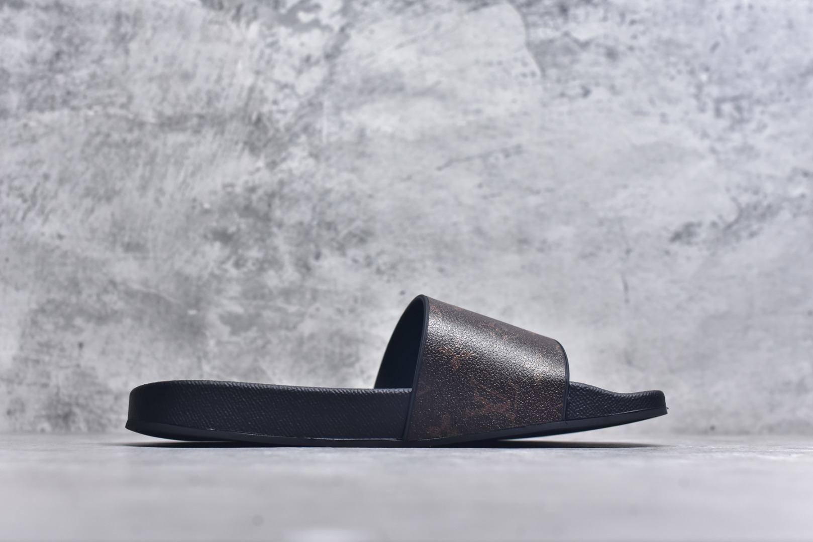 图片[3]-#经典压花系列传承Trainer设计 今年绝比小爆款系列 高端零售可主推款。 原版一比一开发 专柜正品以发售 平台开始预售已上架，大家放心选购 品质超赞👍 全鞋全真牛皮 私模独立开发原大底 市场独家 压花工艺 水洗牛仔和原版几乎接近一致 全套专柜一致包装。 尺码：39 40 41 42 43 44 45 46-选品中心