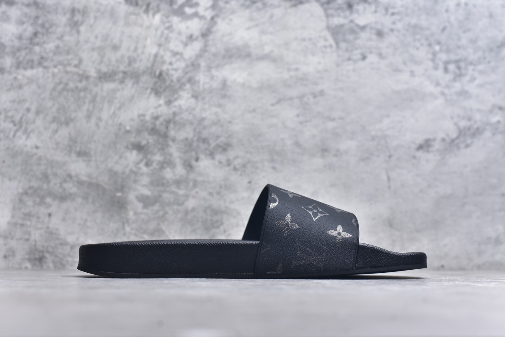 图片[3]-#经典压花系列传承Trainer设计 今年绝比小爆款系列 高端零售可主推款。 原版一比一开发 专柜正品以发售 平台开始预售已上架，大家放心选购 品质超赞👍 全鞋全真牛皮 私模独立开发原大底 市场独家 压花工艺 水洗牛仔和原版几乎接近一致 全套专柜一致包装。 尺码：39 40 41 42 43 44 45 46-选品中心