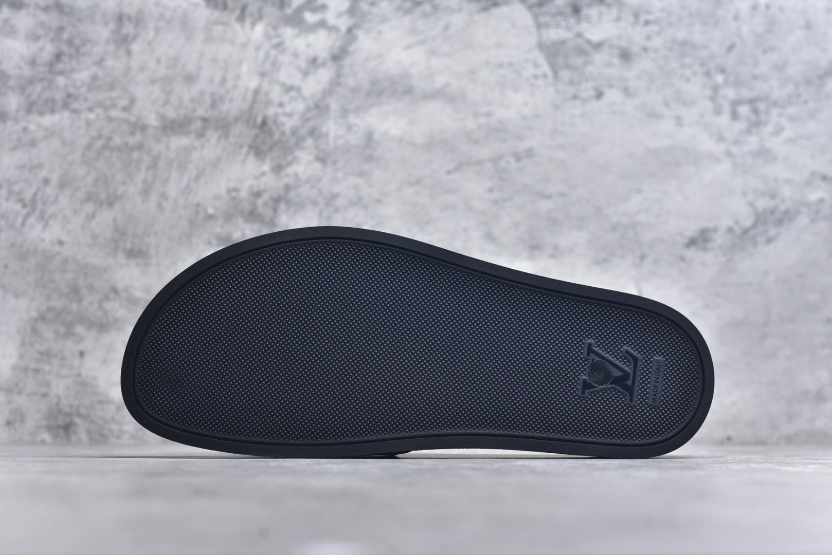 图片[6]-#经典压花系列传承Trainer设计 今年绝比小爆款系列 高端零售可主推款。 原版一比一开发 专柜正品以发售 平台开始预售已上架，大家放心选购 品质超赞👍 全鞋全真牛皮 私模独立开发原大底 市场独家 压花工艺 水洗牛仔和原版几乎接近一致 全套专柜一致包装。 尺码：39 40 41 42 43 44 45 46-选品中心