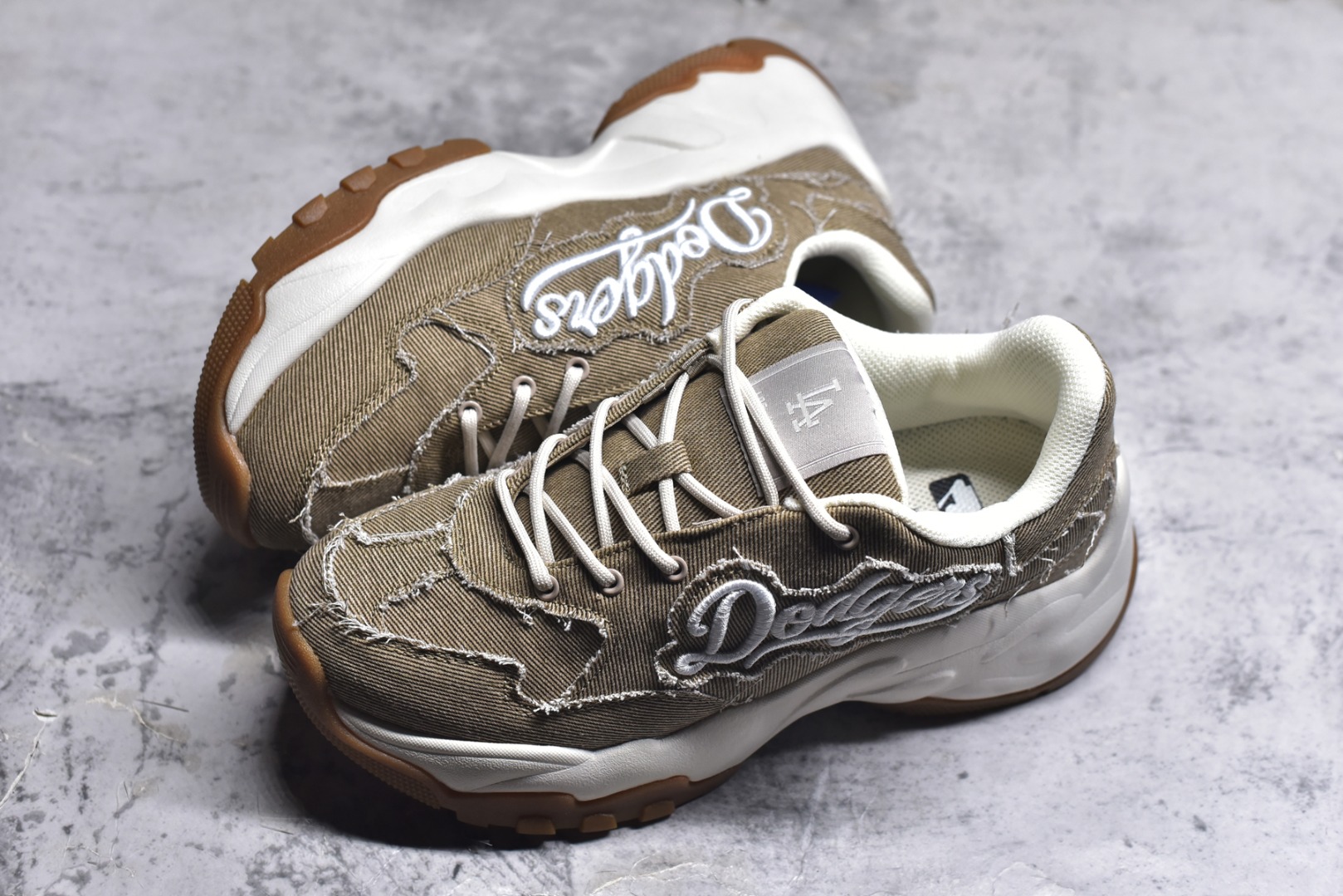 图片[7]-#NY MLB Bigball Chunky Vintage Cursive 纽约洋基队 增高厚底跑鞋 3ASHVT25N07BGS 尺码：35 36 36.5 37.5 38 38.5 39 40 40.5 41 42 42.5 43 44-选品中心