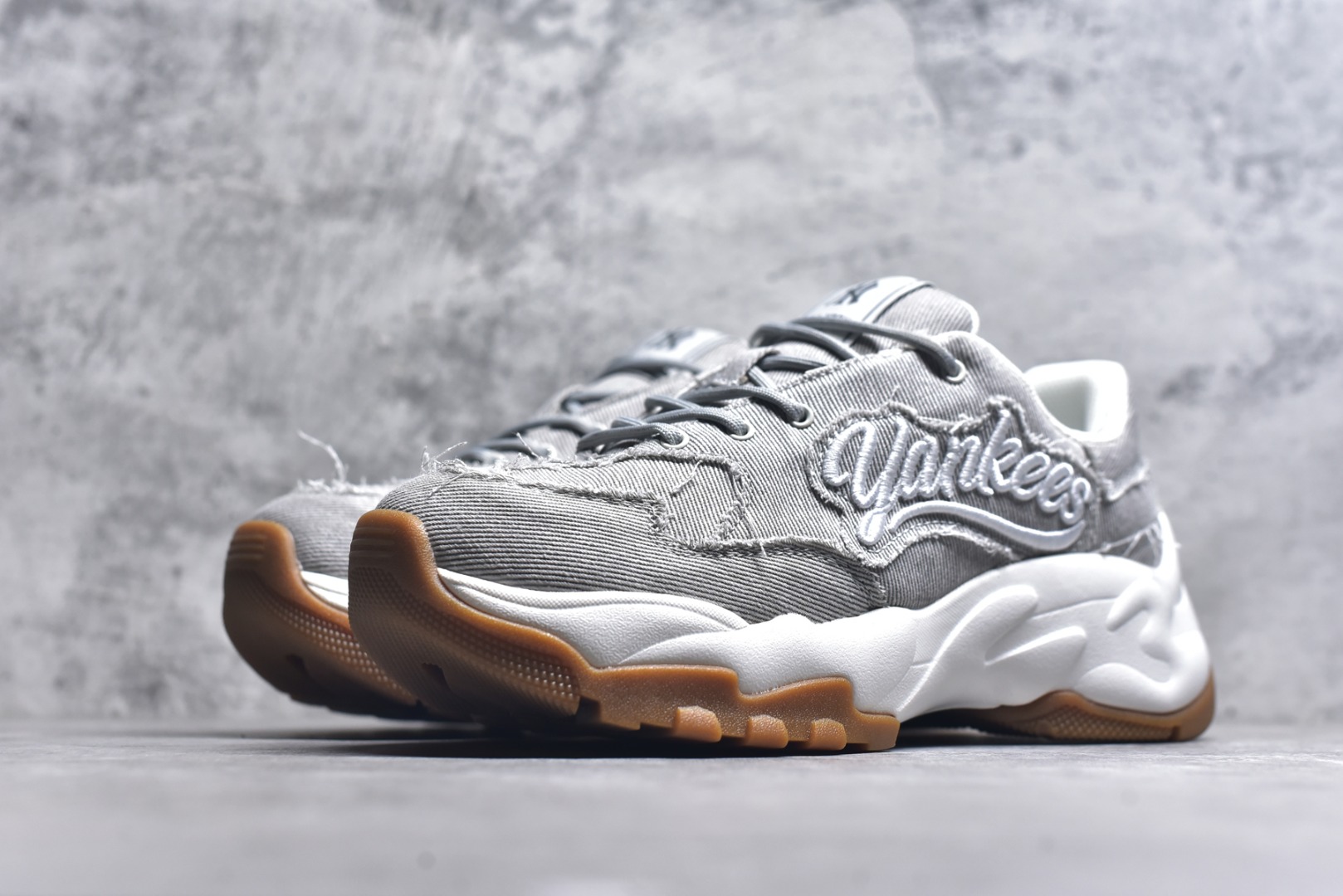 图片[2]-#NY MLB Bigball Chunky Vintage Cursive 纽约洋基队 增高厚底跑鞋 3ASHVT25N50GRL 尺码：35 36 36.5 37.5 38 38.5 39 40 40.5 41 42 42.5 43 44-选品中心