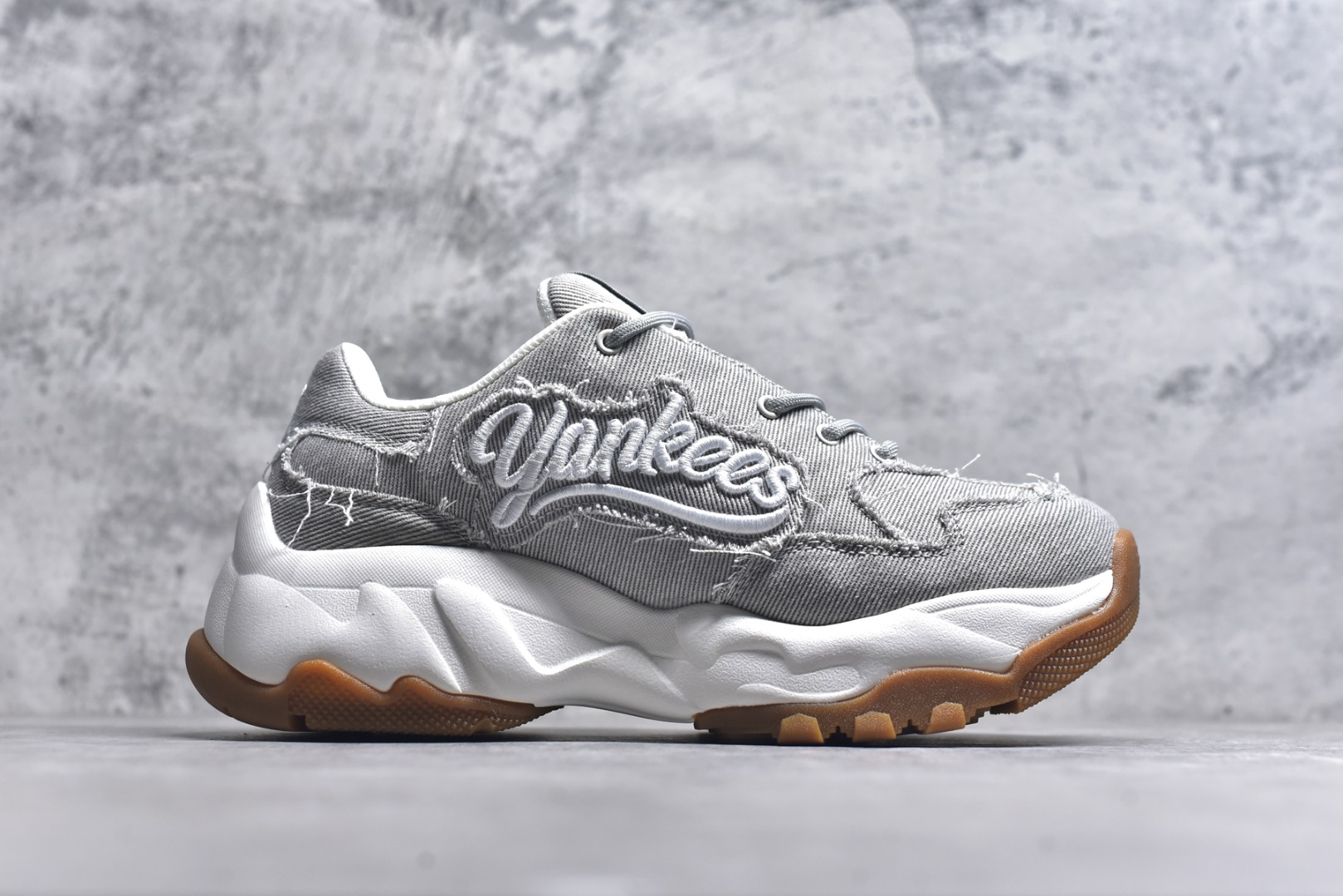 图片[3]-#NY MLB Bigball Chunky Vintage Cursive 纽约洋基队 增高厚底跑鞋 3ASHVT25N50GRL 尺码：35 36 36.5 37.5 38 38.5 39 40 40.5 41 42 42.5 43 44-选品中心