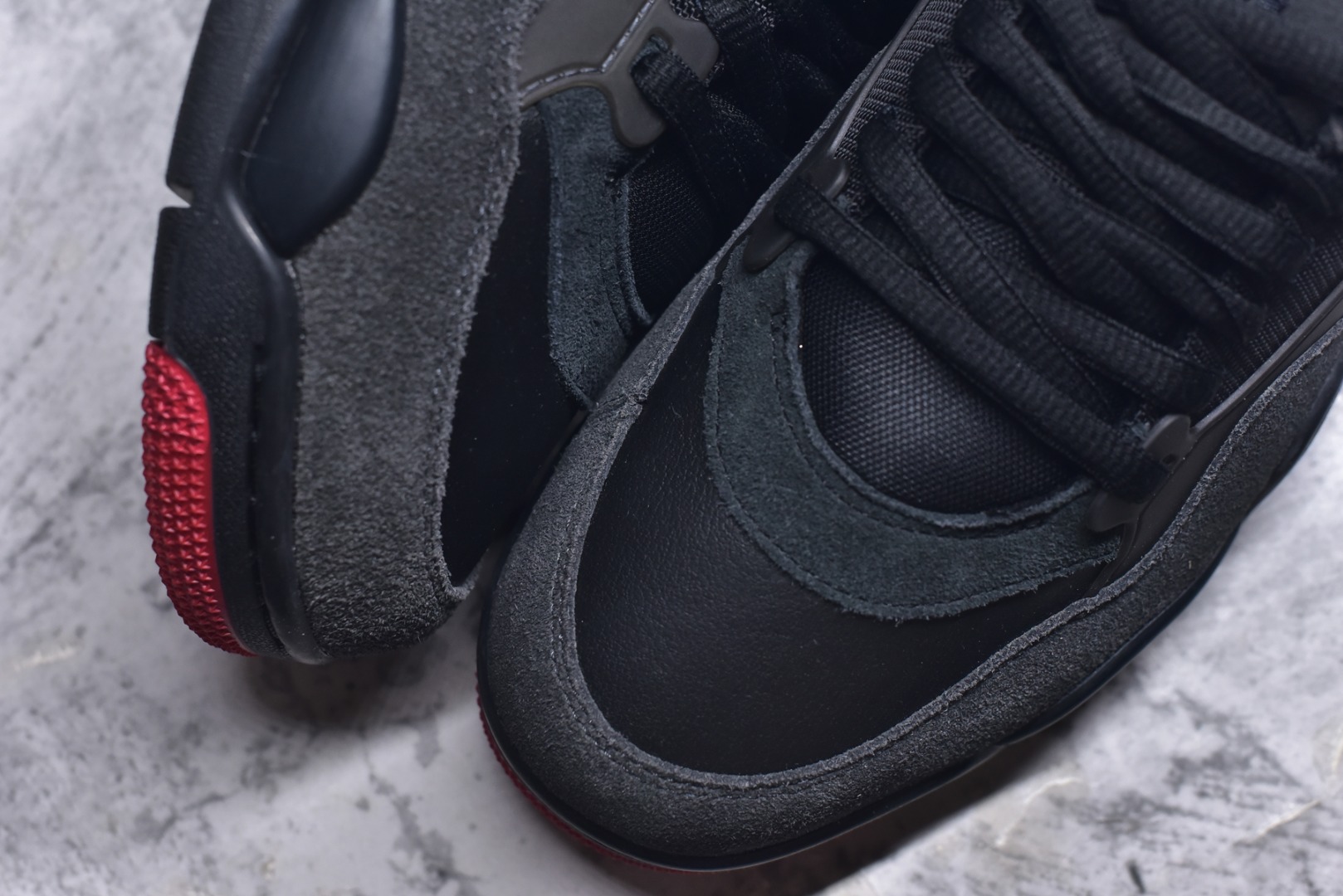 图片[8]-#Air Jordan AJ4 RM 重置 重制版低帮复古篮球鞋 黑红 FQ7939-060 采用了低帮的设计 并保留了众多AJ4的经典元素 鞋身以皮革、麂皮材质拼接打造 AJ4经典的TPU材质延伸至后跟 增强鞋款稳定性 而鞋身侧面的网格设计则被取消 尾部的NIKE AIR标志也得到保留 并同时带有飞人logo 中底部分同样搭载了可视AIR气垫 鞋底采用米白色中底和外底呈现 为整个设计收尾 尺码：36 36.5 37.5 38 38.5 39 40 40.5 41 42 42.5 43 44 44.5 45 46 47.5-选品中心