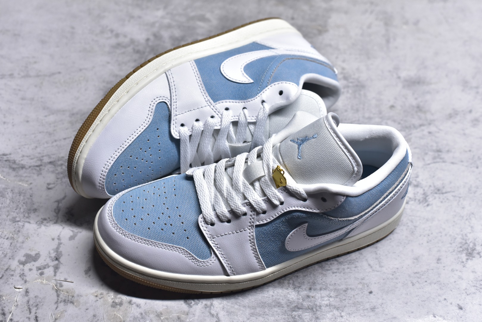 图片[7]-#Air Jordan 1 Low Denim ”Worn Blue“ 丹宁牛仔 低帮复古文化篮球鞋 #市售最高品质 原鞋开发 大厂代工流水线打造 公司货既视感 细节随意对比 货号：HQ2004-400 尺码：40 40.5 41 42 42.5 43 44 44.5 45 46-选品中心