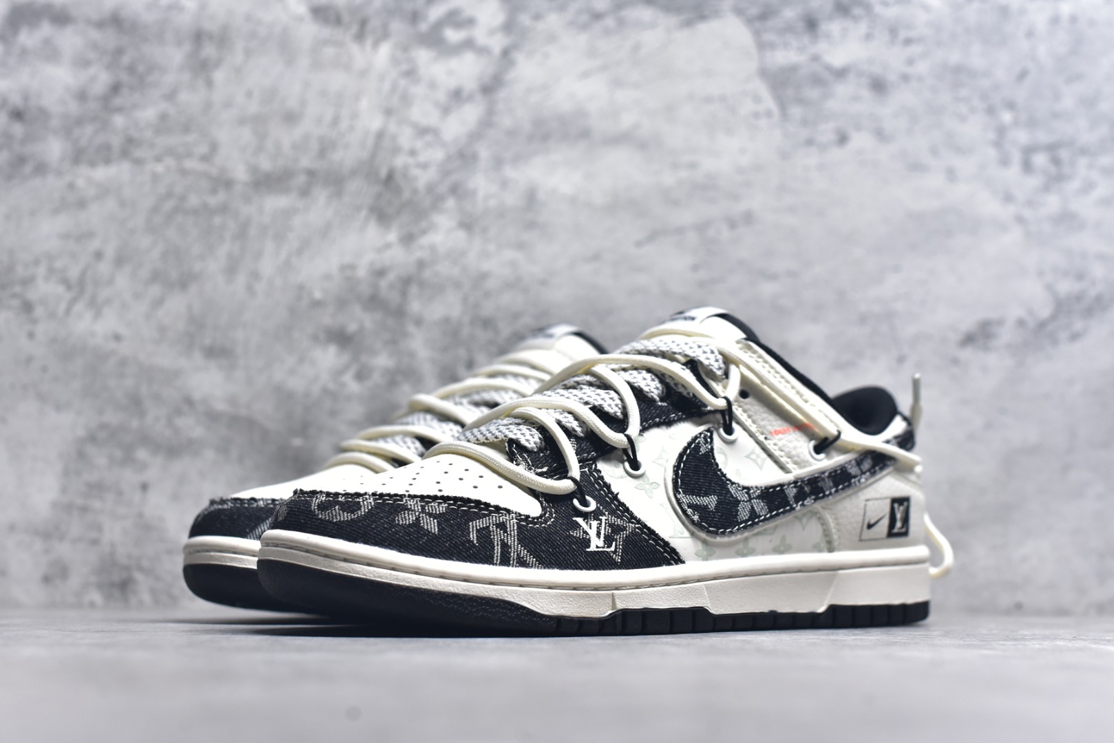 图片[2]-#Nike SB Dunk Low LV联名 黑花抽绳 周年高端定制 低帮休闲板鞋 YX5066-385 #定制鞋盒 大厂纯原品质出货 超高清洁度 皮料切割干净无任何毛边 细节完美 尺码：36 36.5 37.5 38 38.5 39 40 40.5 41 42 42.5 43 44 44.5 45 9.E5-选品中心