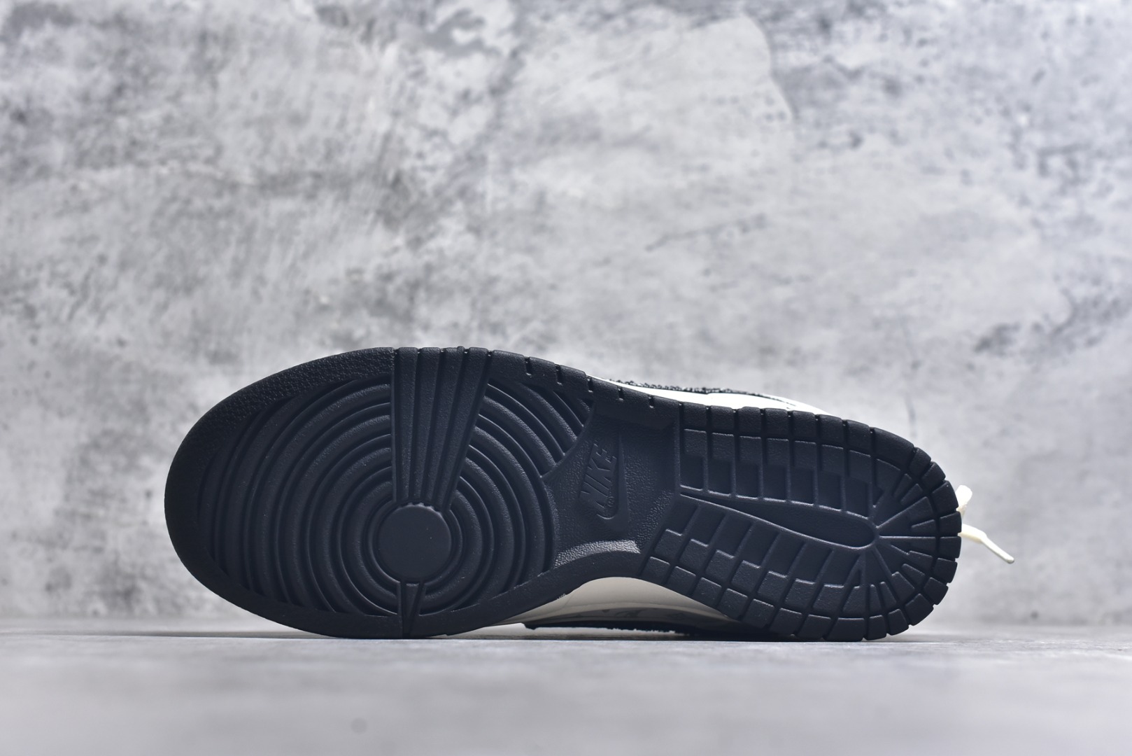 图片[6]-#Nike SB Dunk Low LV联名 黑花抽绳 周年高端定制 低帮休闲板鞋 YX5066-385 #定制鞋盒 大厂纯原品质出货 超高清洁度 皮料切割干净无任何毛边 细节完美 尺码：36 36.5 37.5 38 38.5 39 40 40.5 41 42 42.5 43 44 44.5 45 9.E5-选品中心