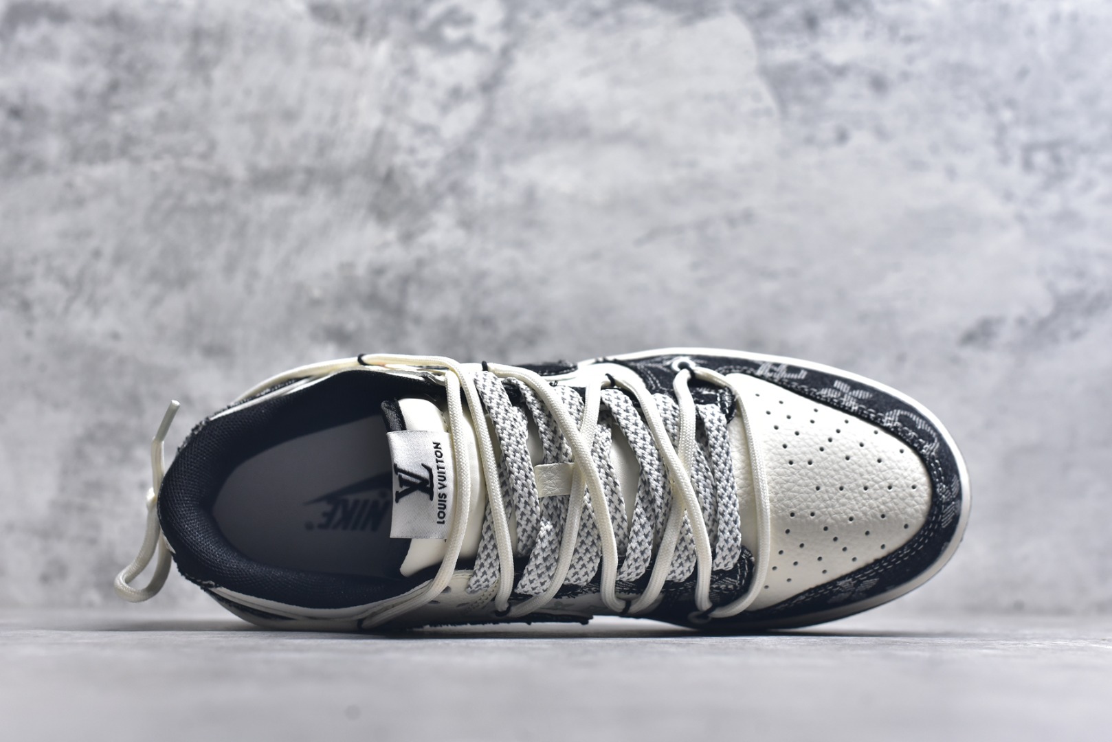 图片[4]-#Nike SB Dunk Low LV联名 黑花抽绳 周年高端定制 低帮休闲板鞋 YX5066-385 #定制鞋盒 大厂纯原品质出货 超高清洁度 皮料切割干净无任何毛边 细节完美 尺码：36 36.5 37.5 38 38.5 39 40 40.5 41 42 42.5 43 44 44.5 45 9.E5-选品中心