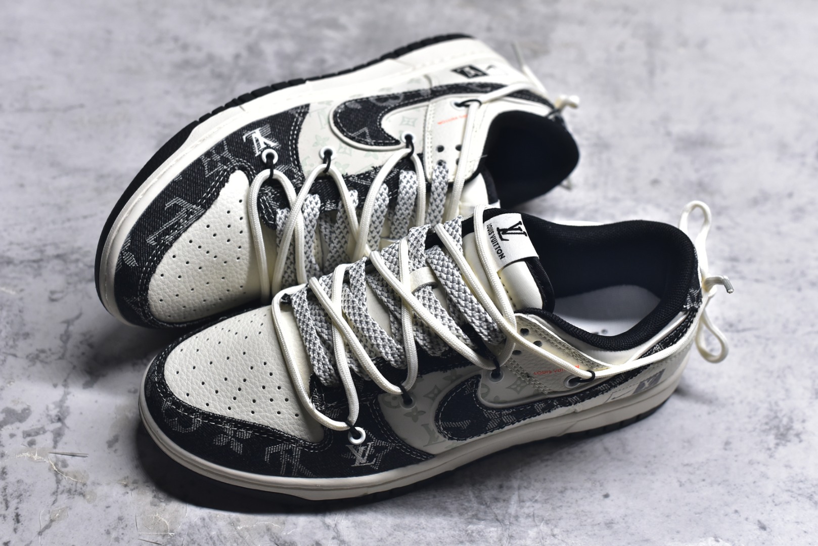 图片[7]-#Nike SB Dunk Low LV联名 黑花抽绳 周年高端定制 低帮休闲板鞋 YX5066-385 #定制鞋盒 大厂纯原品质出货 超高清洁度 皮料切割干净无任何毛边 细节完美 尺码：36 36.5 37.5 38 38.5 39 40 40.5 41 42 42.5 43 44 44.5 45 9.E5-选品中心
