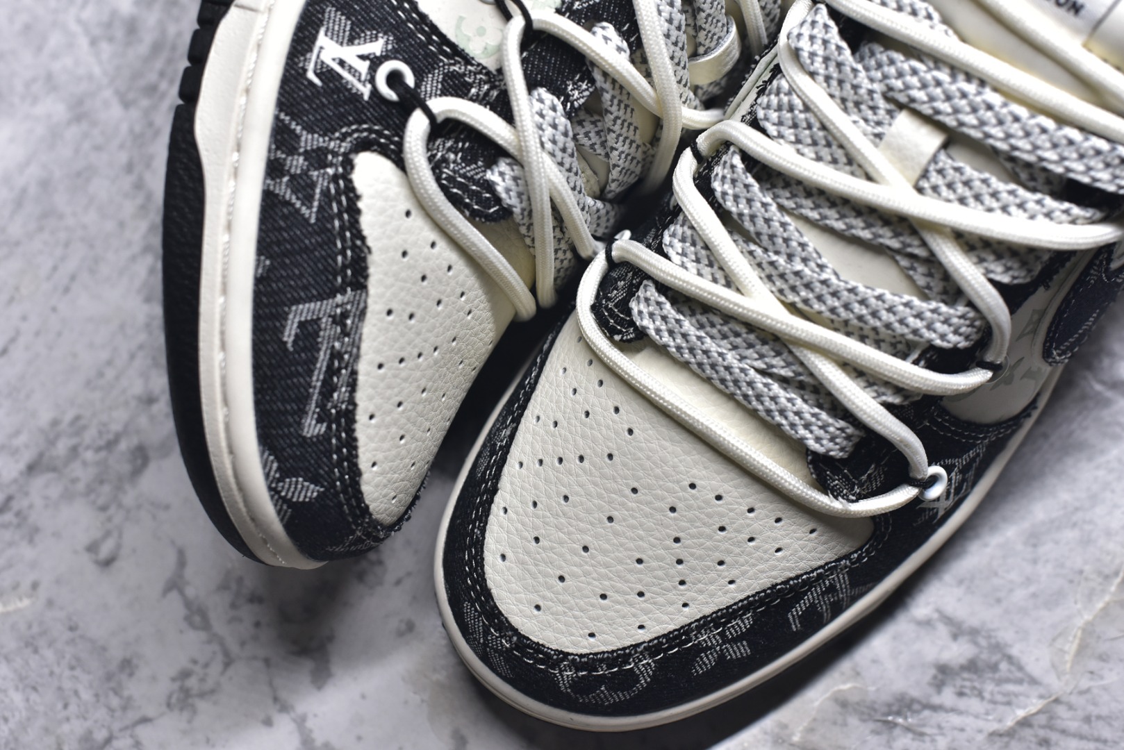 图片[8]-#Nike SB Dunk Low LV联名 黑花抽绳 周年高端定制 低帮休闲板鞋 YX5066-385 #定制鞋盒 大厂纯原品质出货 超高清洁度 皮料切割干净无任何毛边 细节完美 尺码：36 36.5 37.5 38 38.5 39 40 40.5 41 42 42.5 43 44 44.5 45 9.E5-选品中心