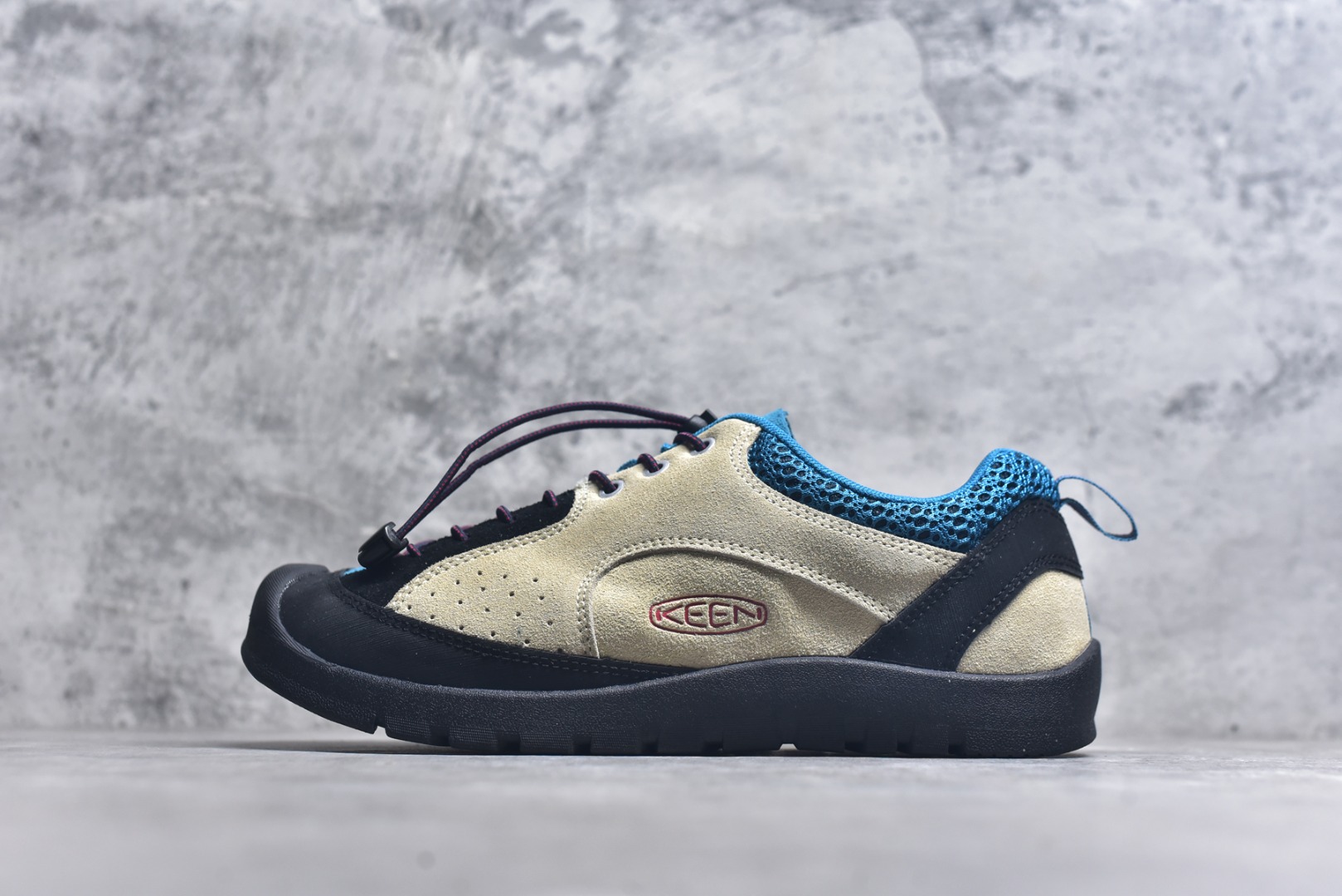 #Keen Jasper Rocks SP 美国人气户外品牌-科恩贾斯珀都市系列复古低帮系带户外风露营徒步登山运动训练鞋 原楦型开发纸版 采用固色翻毛皮鞋面材质 内嵌高密度EVA发泡缓震脚垫 外置一体式包裹防滑防剐蹭耐磨橡胶大底 向经典的90年代致敬 山系神级鞋履 尺码：35-46（含半码）-选品中心