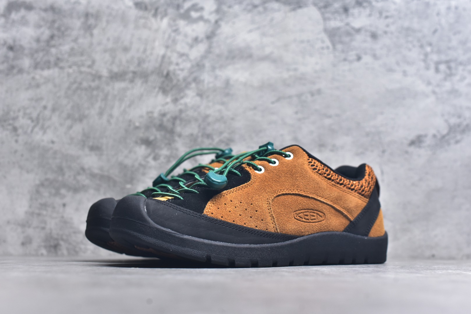 图片[2]-#Keen Jasper Rocks SP 美国人气户外品牌-科恩贾斯珀都市系列复古低帮系带户外风露营徒步登山运动训练鞋 原楦型开发纸版 采用固色翻毛皮鞋面材质 内嵌高密度EVA发泡缓震脚垫 外置一体式包裹防滑防剐蹭耐磨橡胶大底 向经典的90年代致敬 山系神级鞋履 尺码：35-46（含半码）-选品中心