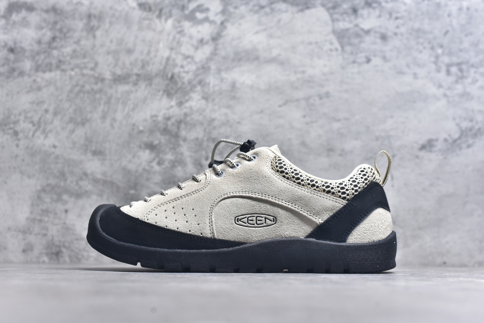 #Keen Jasper Rocks SP 美国人气户外品牌-科恩贾斯珀都市系列复古低帮系带户外风露营徒步登山运动训练鞋 原楦型开发纸版 采用固色翻毛皮鞋面材质 内嵌高密度EVA发泡缓震脚垫 外置一体式包裹防滑防剐蹭耐磨橡胶大底 向经典的90年代致敬 山系神级鞋履 尺码：35-46（含半码）-选品中心