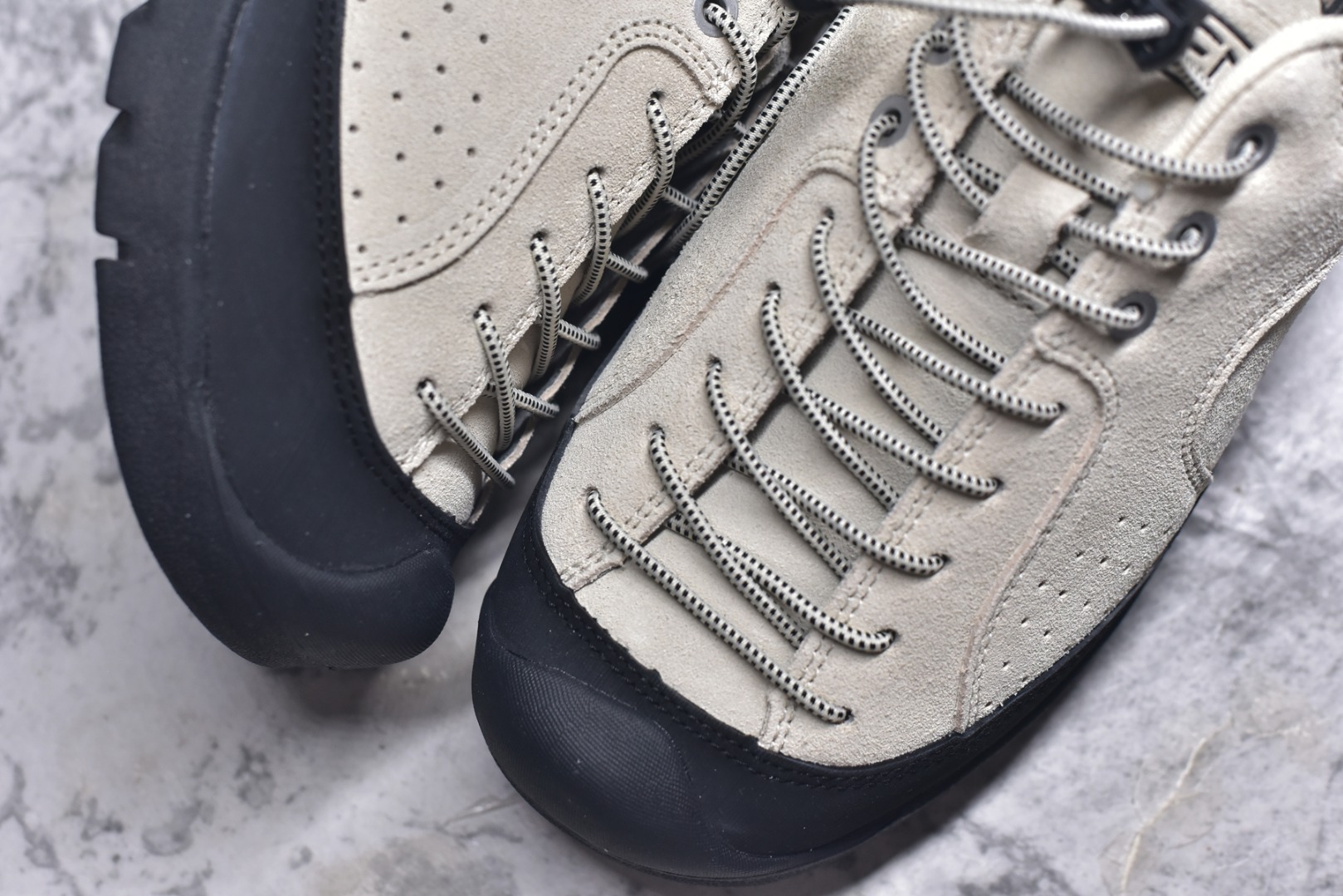 图片[8]-#Keen Jasper Rocks SP 美国人气户外品牌-科恩贾斯珀都市系列复古低帮系带户外风露营徒步登山运动训练鞋 原楦型开发纸版 采用固色翻毛皮鞋面材质 内嵌高密度EVA发泡缓震脚垫 外置一体式包裹防滑防剐蹭耐磨橡胶大底 向经典的90年代致敬 山系神级鞋履 尺码：35-46（含半码）-选品中心