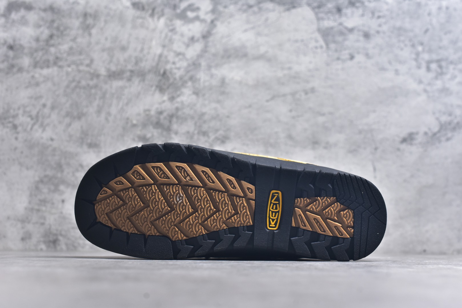 图片[6]-#Keen Jasper Rocks SP 美国人气户外品牌-科恩贾斯珀都市系列复古低帮系带户外风露营徒步登山运动训练鞋 原楦型开发纸版 采用固色翻毛皮鞋面材质 内嵌高密度EVA发泡缓震脚垫 外置一体式包裹防滑防剐蹭耐磨橡胶大底 向经典的90年代致敬 山系神级鞋履 尺码：35-46（含半码）-选品中心