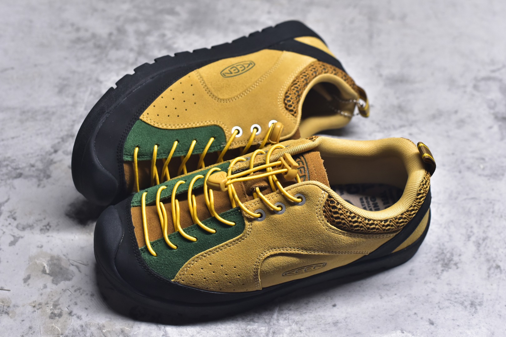 图片[7]-#Keen Jasper Rocks SP 美国人气户外品牌-科恩贾斯珀都市系列复古低帮系带户外风露营徒步登山运动训练鞋 原楦型开发纸版 采用固色翻毛皮鞋面材质 内嵌高密度EVA发泡缓震脚垫 外置一体式包裹防滑防剐蹭耐磨橡胶大底 向经典的90年代致敬 山系神级鞋履 尺码：35-46（含半码）-选品中心