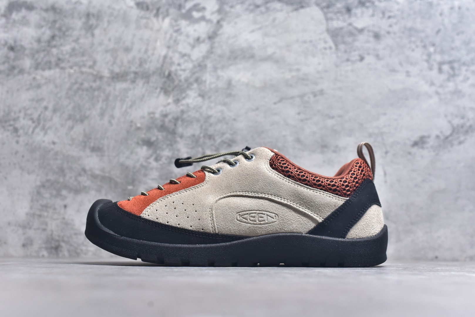 #Keen Jasper Rocks SP 美国人气户外品牌-科恩贾斯珀都市系列复古低帮系带户外风露营徒步登山运动训练鞋 原楦型开发纸版 采用固色翻毛皮鞋面材质 内嵌高密度EVA发泡缓震脚垫 外置一体式包裹防滑防剐蹭耐磨橡胶大底 向经典的90年代致敬 山系神级鞋履 尺码：35-46（含半码）-选品中心