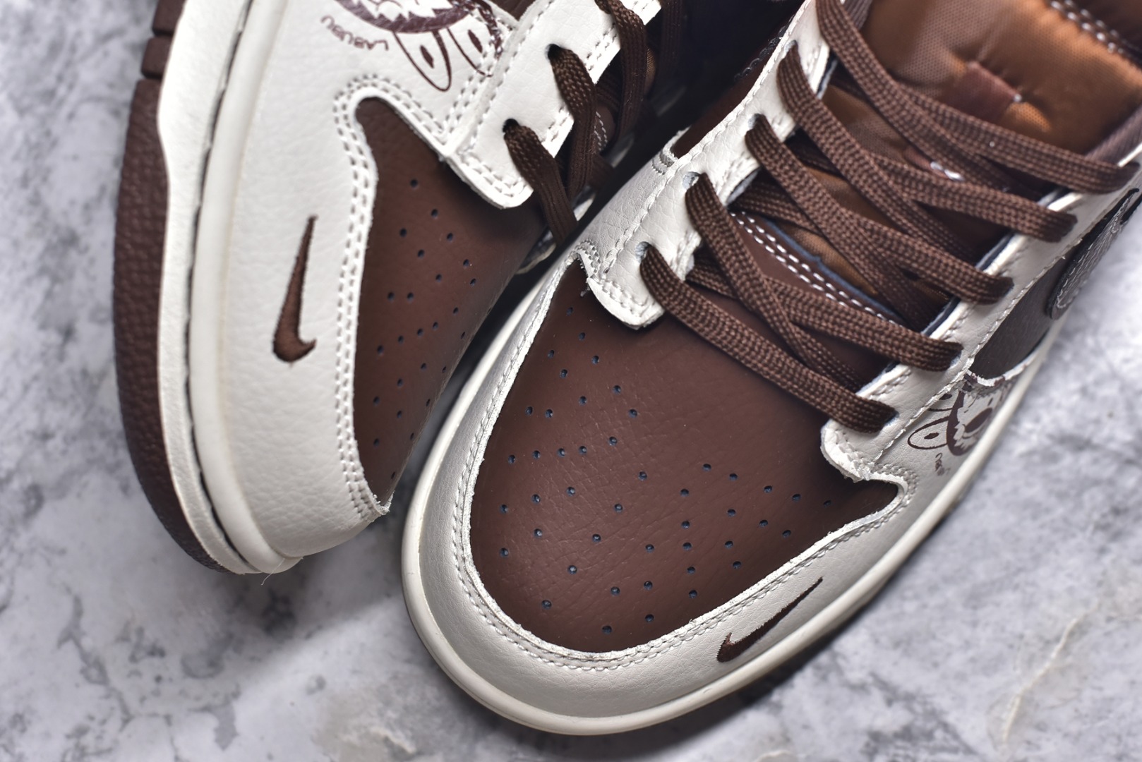 图片[8]-#海外爆款限量发售！Nike SB Dunk Low“ 棕拉布布” 周年高端定制 低帮休闲板鞋 定制鞋盒 大厂纯原品质出货 超高清洁度 皮料切割干净无任何毛边 细节完美 货号：SR2025-007 尺码：36 36.5 37.5 38 38.5 39 40 40.5 41 42 42.5 43 44 44.5 45-选品中心