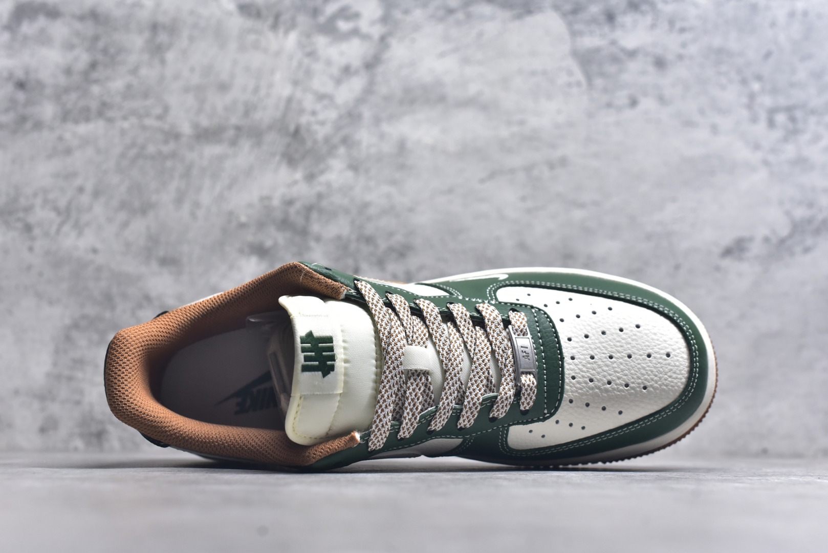 图片[4]-#Nike Air Force 1\’07 Low UN联名 草绿拼接生胶 空军一号低帮休闲板鞋 JP8028-006 #原楦头原纸板 原装鞋盒 定制五金配件 内置全掌气垫 原厂鞋底 尺码：36 36.5 37.5 38 38.5 39 40 40.5 41 42 42.5 43 44 44.5 45 9.D4-选品中心