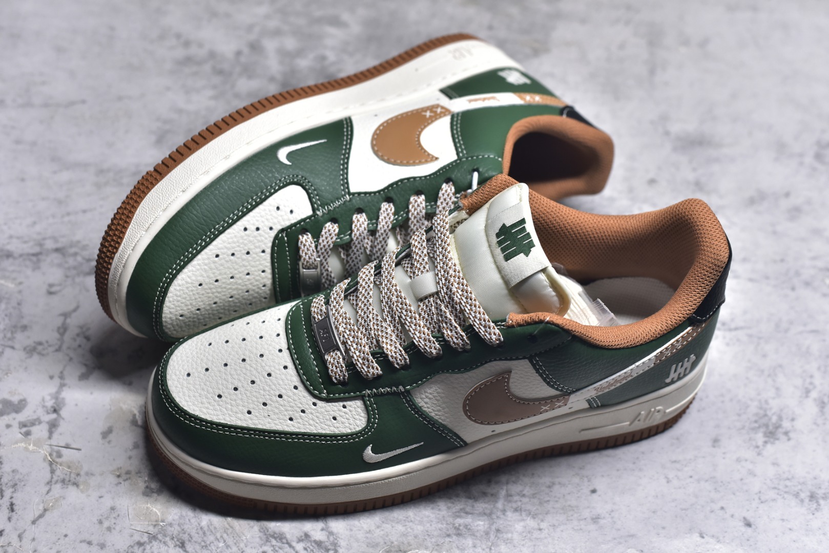 图片[7]-#Nike Air Force 1\’07 Low UN联名 草绿拼接生胶 空军一号低帮休闲板鞋 JP8028-006 #原楦头原纸板 原装鞋盒 定制五金配件 内置全掌气垫 原厂鞋底 尺码：36 36.5 37.5 38 38.5 39 40 40.5 41 42 42.5 43 44 44.5 45 9.D4-选品中心