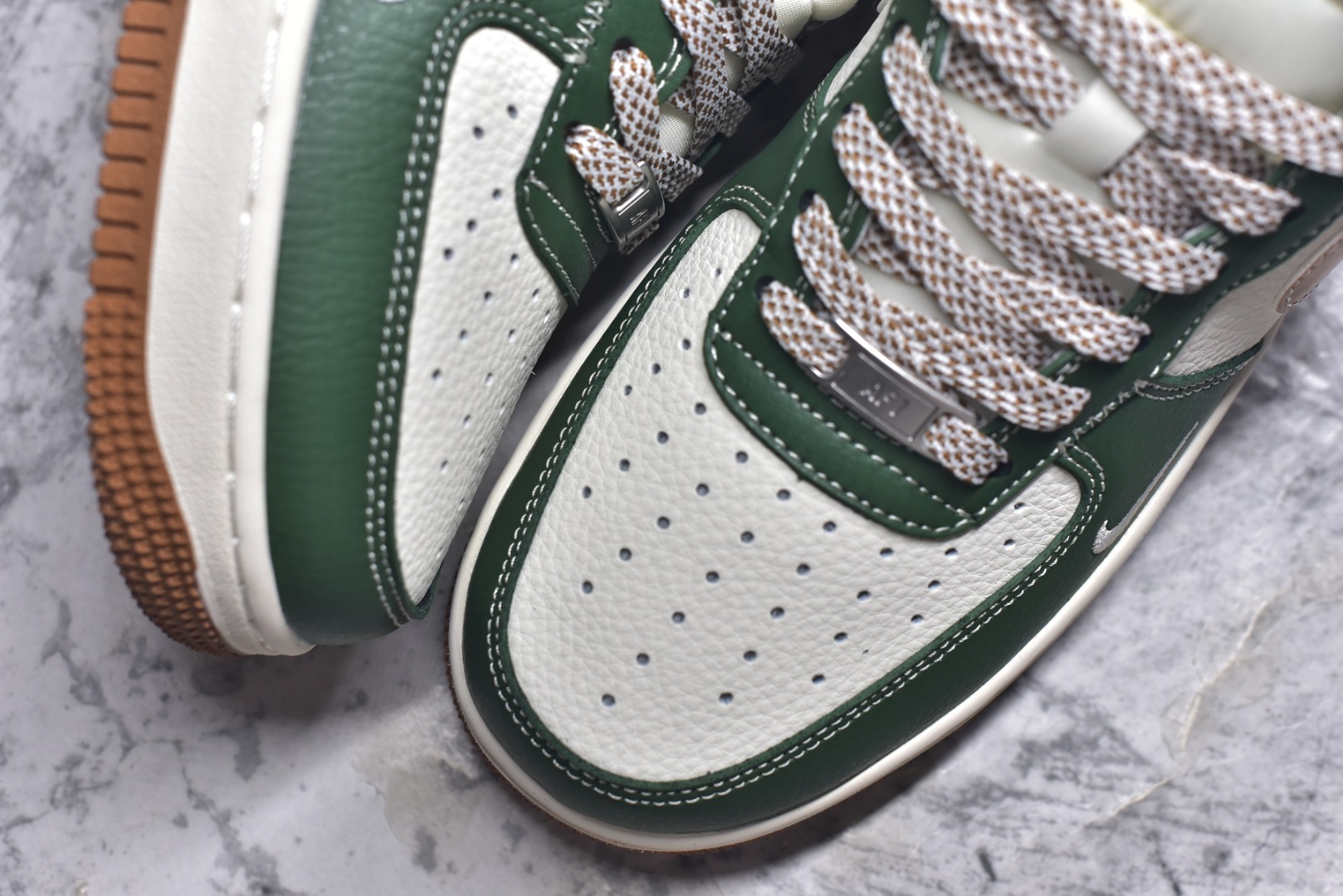 图片[8]-#Nike Air Force 1\’07 Low UN联名 草绿拼接生胶 空军一号低帮休闲板鞋 JP8028-006 #原楦头原纸板 原装鞋盒 定制五金配件 内置全掌气垫 原厂鞋底 尺码：36 36.5 37.5 38 38.5 39 40 40.5 41 42 42.5 43 44 44.5 45 9.D4-选品中心