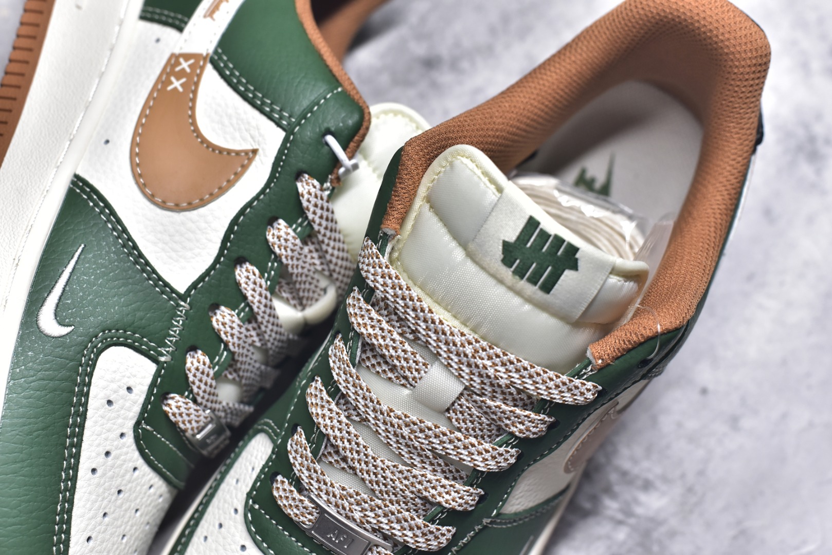 图片[9]-#Nike Air Force 1\’07 Low UN联名 草绿拼接生胶 空军一号低帮休闲板鞋 JP8028-006 #原楦头原纸板 原装鞋盒 定制五金配件 内置全掌气垫 原厂鞋底 尺码：36 36.5 37.5 38 38.5 39 40 40.5 41 42 42.5 43 44 44.5 45 9.D4-选品中心