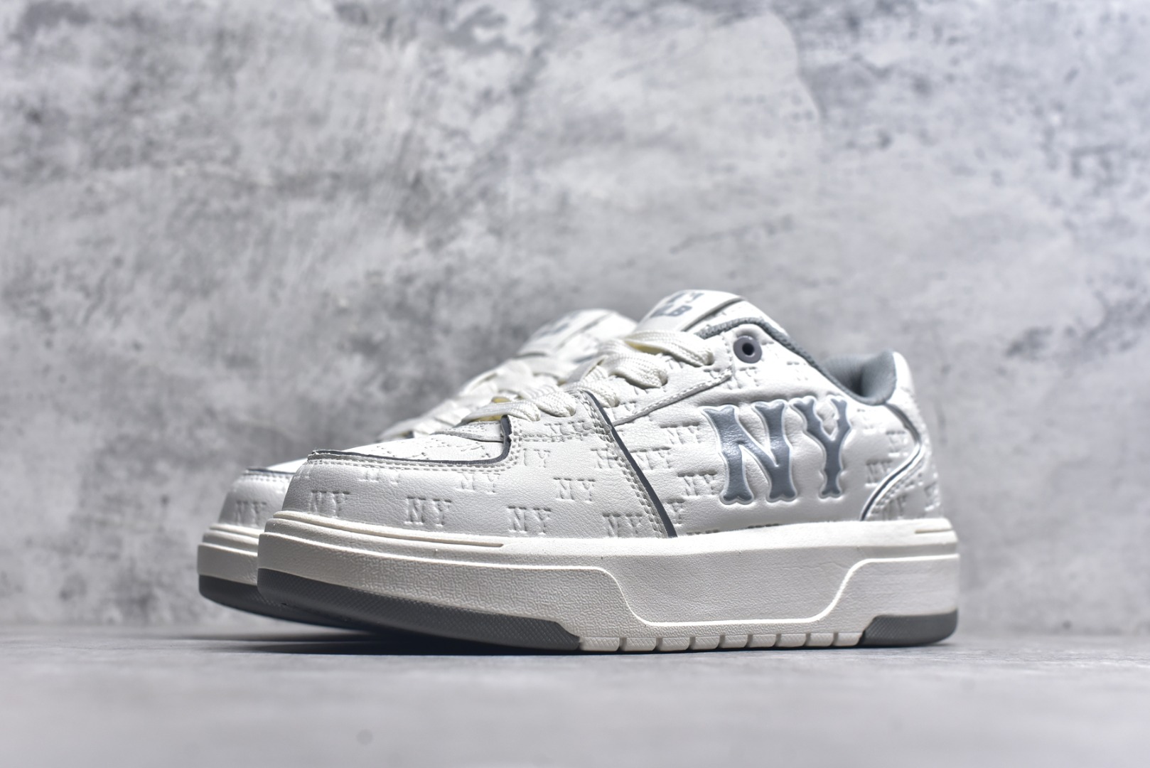 图片[2]-#NY MLB Bigball Chunky Embo Monogram 纽约洋基队 增高厚底休闲板鞋 3ASXE035N50GRS 尺码：35 36 36.5 37.5 38 38.5 39 40 40.5 41 42 42.5 43 44 3.C3-选品中心