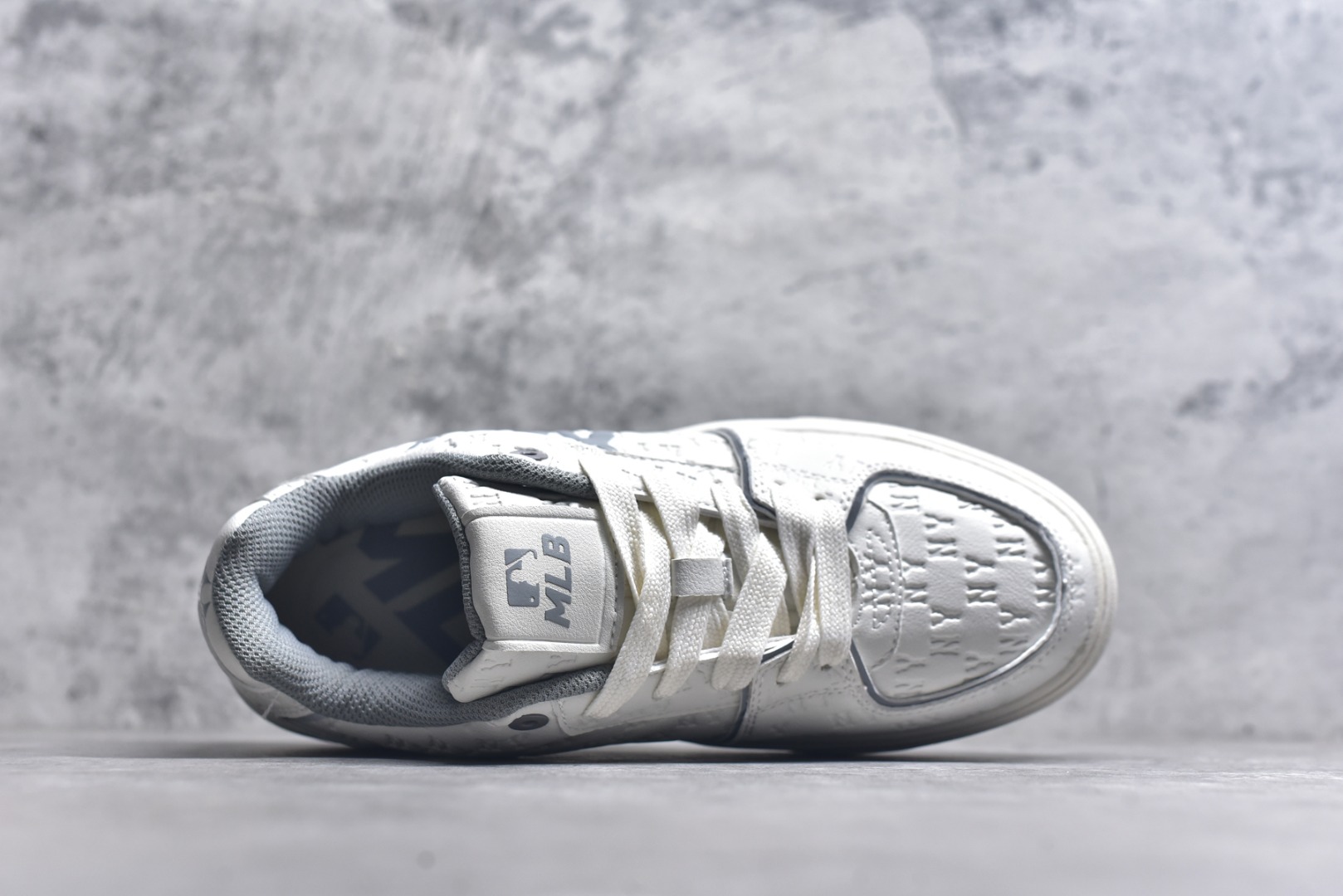 图片[4]-#NY MLB Bigball Chunky Embo Monogram 纽约洋基队 增高厚底休闲板鞋 3ASXE035N50GRS 尺码：35 36 36.5 37.5 38 38.5 39 40 40.5 41 42 42.5 43 44 3.C3-选品中心