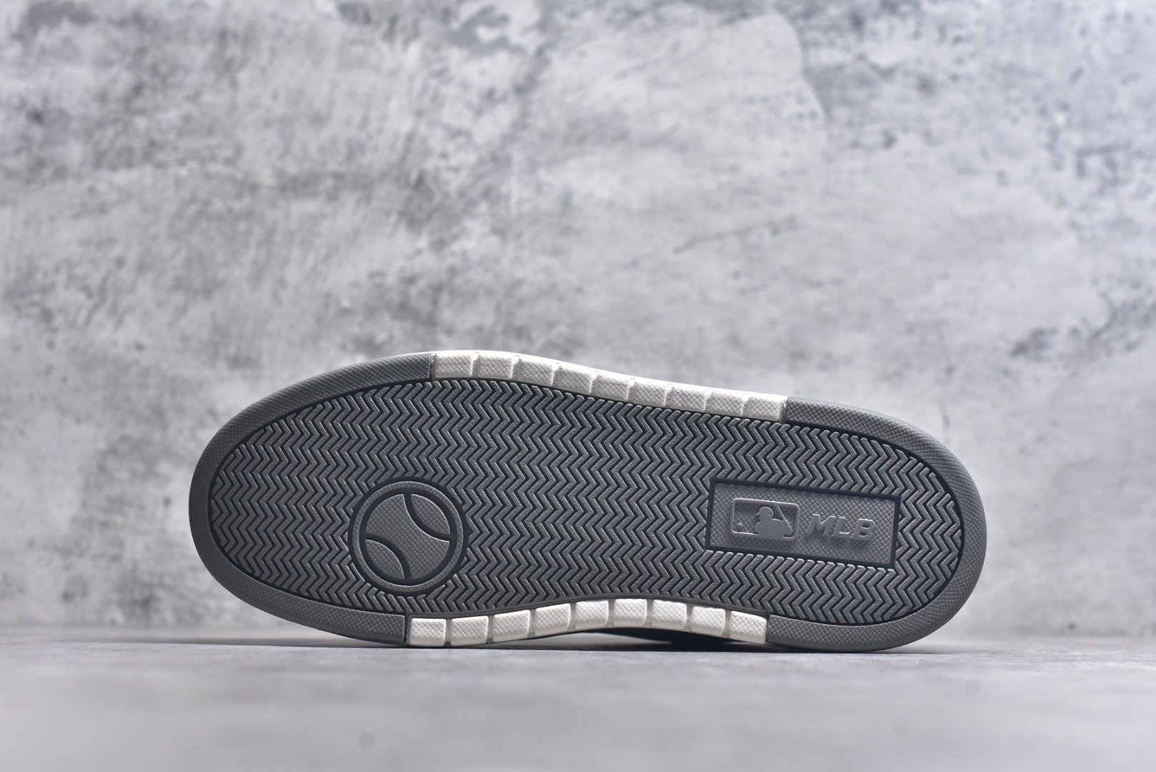 图片[6]-#NY MLB Bigball Chunky Embo Monogram 纽约洋基队 增高厚底休闲板鞋 3ASXE035N50GRS 尺码：35 36 36.5 37.5 38 38.5 39 40 40.5 41 42 42.5 43 44 3.C3-选品中心