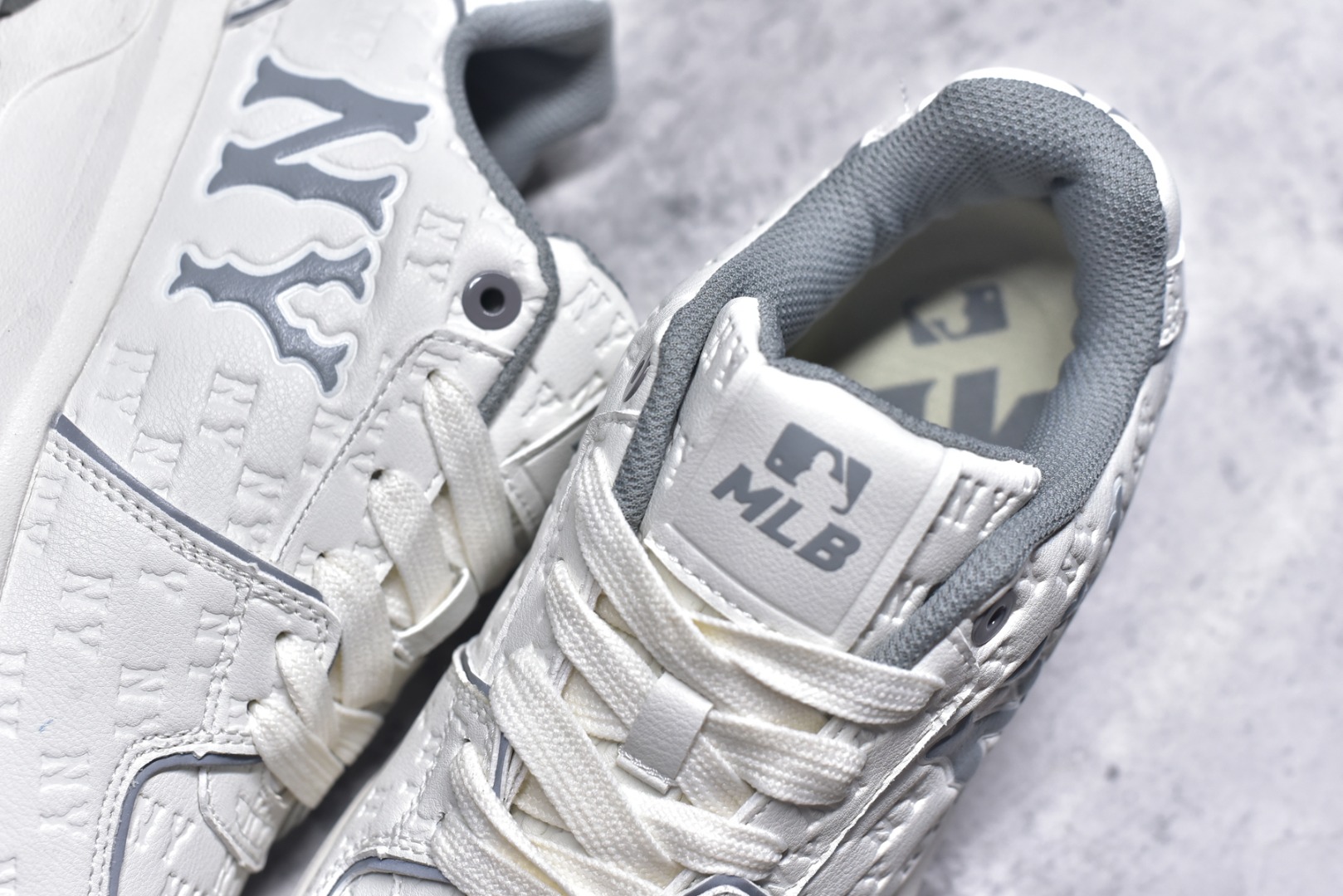 图片[9]-#NY MLB Bigball Chunky Embo Monogram 纽约洋基队 增高厚底休闲板鞋 3ASXE035N50GRS 尺码：35 36 36.5 37.5 38 38.5 39 40 40.5 41 42 42.5 43 44 3.C3-选品中心