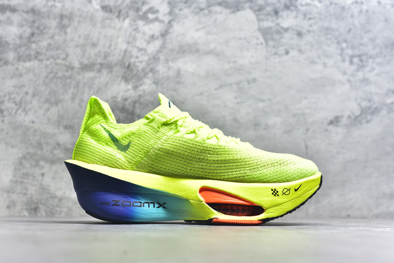 图片[3]-#NK Air Zoom Alphafly NEXT% 3 2024全新马拉松超级跑鞋 有史以来最轻盈、测试次数最多的NK Alphafly 经过精英马拉松运动员的测试验证 并搭载Air Zoom气垫 旨在助力跑者实现突破 取得更佳的成绩 在开发过程中 Alphafly 3帮助耐克运动员凯尔文·基普图姆（Kelvin Kiptum）以2：00：35的成绩刷新了马拉松世界纪录 Alphafly的动力设计没有改变——Air Zoom气垫单元、Flyplate碳纤维板和ZoomX泡绵 但是整体系统的制作方法略有调整 优化和提升了对运动员的帮助 主要更新包括一体式鞋底 提供顺畅稳定的“后跟到脚趾”过渡；更宽的全长Flyplate碳纤维板提供稳定助推力 全新Fast Shot外底保证出色牵引力和抓地力 全新Atomknit 3.0鞋面提供更强的控制力、透气性和中足支撑力 尺码：36-46-选品中心