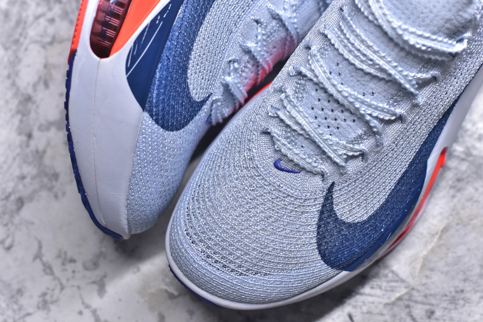 图片[8]-#NK Air Zoom Alphafly NEXT% 3 2024全新马拉松超级跑鞋 有史以来最轻盈、测试次数最多的NK Alphafly 经过精英马拉松运动员的测试验证 并搭载Air Zoom气垫 旨在助力跑者实现突破 取得更佳的成绩 在开发过程中 Alphafly 3帮助耐克运动员凯尔文·基普图姆（Kelvin Kiptum）以2：00：35的成绩刷新了马拉松世界纪录 Alphafly的动力设计没有改变——Air Zoom气垫单元、Flyplate碳纤维板和ZoomX泡绵 但是整体系统的制作方法略有调整 优化和提升了对运动员的帮助 主要更新包括一体式鞋底 提供顺畅稳定的“后跟到脚趾”过渡；更宽的全长Flyplate碳纤维板提供稳定助推力 全新Fast Shot外底保证出色牵引力和抓地力 全新Atomknit 3.0鞋面提供更强的控制力、透气性和中足支撑力 尺码：36-46-选品中心