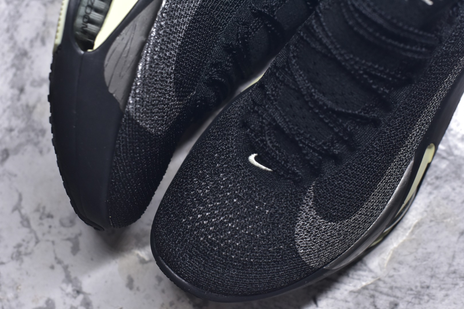 图片[8]-#NK Air Zoom Alphafly NEXT% 3 2024全新马拉松超级跑鞋 有史以来最轻盈、测试次数最多的NK Alphafly 经过精英马拉松运动员的测试验证 并搭载Air Zoom气垫 旨在助力跑者实现突破 取得更佳的成绩 在开发过程中 Alphafly 3帮助耐克运动员凯尔文·基普图姆（Kelvin Kiptum）以2：00：35的成绩刷新了马拉松世界纪录 Alphafly的动力设计没有改变——Air Zoom气垫单元、Flyplate碳纤维板和ZoomX泡绵 但是整体系统的制作方法略有调整 优化和提升了对运动员的帮助 主要更新包括一体式鞋底 提供顺畅稳定的“后跟到脚趾”过渡；更宽的全长Flyplate碳纤维板提供稳定助推力 全新Fast Shot外底保证出色牵引力和抓地力 全新Atomknit 3.0鞋面提供更强的控制力、透气性和中足支撑力 尺码：36-46-选品中心