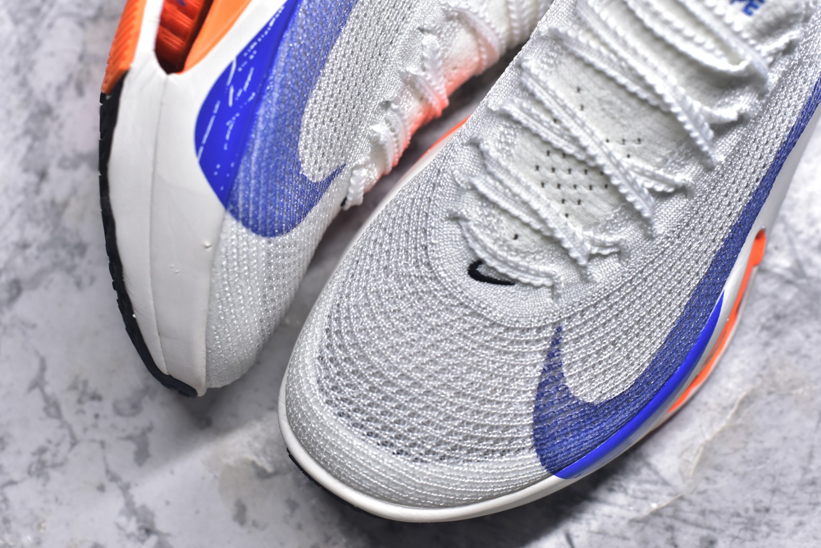 图片[8]-#NK Air Zoom Alphafly NEXT% 3 2024全新马拉松超级跑鞋 有史以来最轻盈、测试次数最多的NK Alphafly 经过精英马拉松运动员的测试验证 并搭载Air Zoom气垫 旨在助力跑者实现突破 取得更佳的成绩 在开发过程中 Alphafly 3帮助耐克运动员凯尔文·基普图姆（Kelvin Kiptum）以2：00：35的成绩刷新了马拉松世界纪录 Alphafly的动力设计没有改变——Air Zoom气垫单元、Flyplate碳纤维板和ZoomX泡绵 但是整体系统的制作方法略有调整 优化和提升了对运动员的帮助 主要更新包括一体式鞋底 提供顺畅稳定的“后跟到脚趾”过渡；更宽的全长Flyplate碳纤维板提供稳定助推力 全新Fast Shot外底保证出色牵引力和抓地力 全新Atomknit 3.0鞋面提供更强的控制力、透气性和中足支撑力 尺码：36-46-选品中心