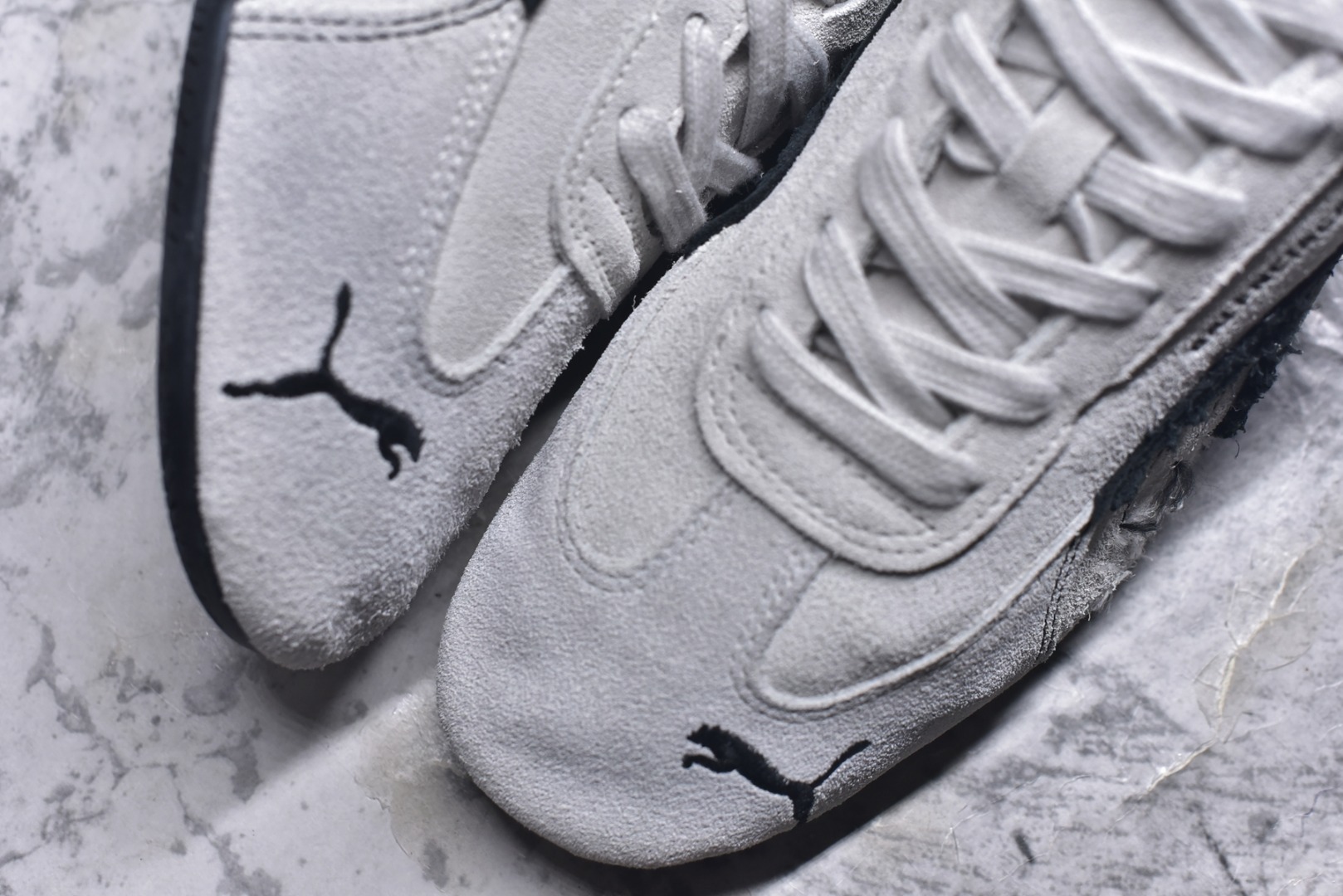 图片[8]-#巴黎世家联名款The Open Product x Puma Speedcat 极速赛车系列彪马低帮生活休闲鞋 原装档案原数据纸版楦型 采用原厂固色翻毛皮鞋面材质 二次成型\’猛帮\’成型工艺 全球知名运动品牌PUMA宝马赛车系列，融合了宝马车队的标志性配色，以趣味十足又前卫复古的设计引领潮流，将赛道精神融入街头时尚，开启前卫竞速之旅。自1978年巴伐利亚车队走上世界舞台，宝马赛车就在全球汽车制造和赛车运动领域留下了浓墨重彩的一笔。全新的两款BMW MMS Roma与BMW MMS Speedboat鞋款，均从宝马车型中汲取灵感。以黑或白为底色，融入经典配色，主打前卫复古风。Roma鞋款的鞋侧以复古的流线造型，缀以宝马经典Logo，巧妙吸睛；而Speedcat鞋款以亮眼三色条纹元素缀以舒适鞋面，赋予了独特的个性美学，演绎赛车的无尽能量 TD 尺码 36 37 38 39 40 41 42 43 44 45 ｛官方同布 无半码｝-选品中心