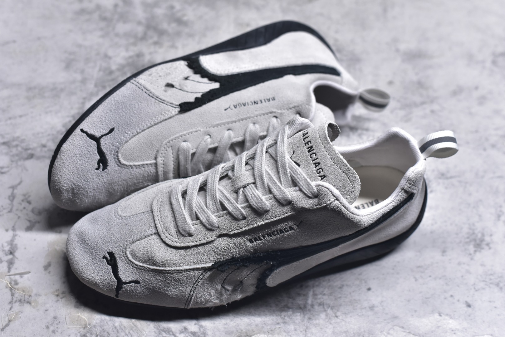 图片[7]-#巴黎世家联名款The Open Product x Puma Speedcat 极速赛车系列彪马低帮生活休闲鞋 原装档案原数据纸版楦型 采用原厂固色翻毛皮鞋面材质 二次成型\’猛帮\’成型工艺 全球知名运动品牌PUMA宝马赛车系列，融合了宝马车队的标志性配色，以趣味十足又前卫复古的设计引领潮流，将赛道精神融入街头时尚，开启前卫竞速之旅。自1978年巴伐利亚车队走上世界舞台，宝马赛车就在全球汽车制造和赛车运动领域留下了浓墨重彩的一笔。全新的两款BMW MMS Roma与BMW MMS Speedboat鞋款，均从宝马车型中汲取灵感。以黑或白为底色，融入经典配色，主打前卫复古风。Roma鞋款的鞋侧以复古的流线造型，缀以宝马经典Logo，巧妙吸睛；而Speedcat鞋款以亮眼三色条纹元素缀以舒适鞋面，赋予了独特的个性美学，演绎赛车的无尽能量 TD 尺码 36 37 38 39 40 41 42 43 44 45 ｛官方同布 无半码｝-选品中心